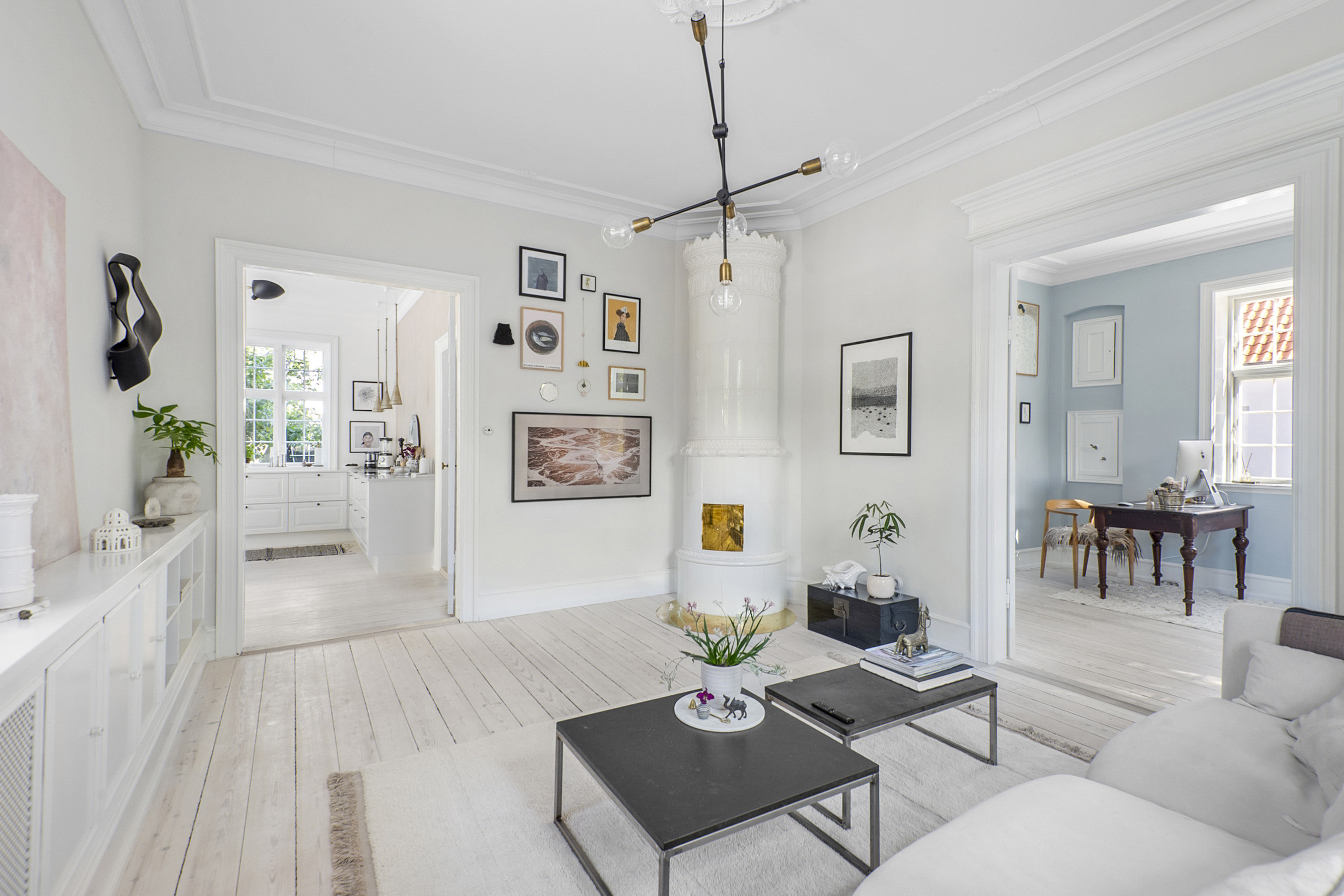 Fremhævet stue billede i fuldskærmstilstand. Billede af Bastrupsvej 7, 6800 Varde