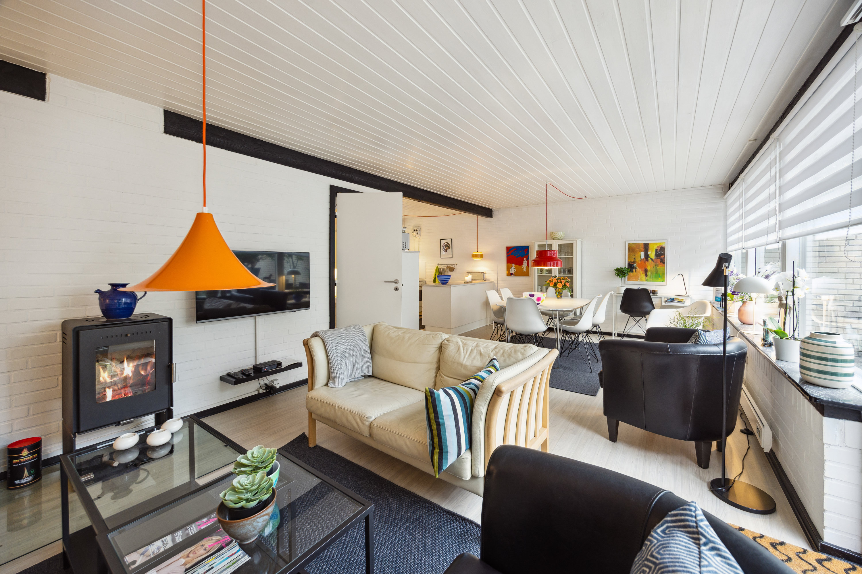 Fremhævet stue billede i fuldskærmstilstand. Billede af Kongeparken 17, Koldkær, 9370 Hals