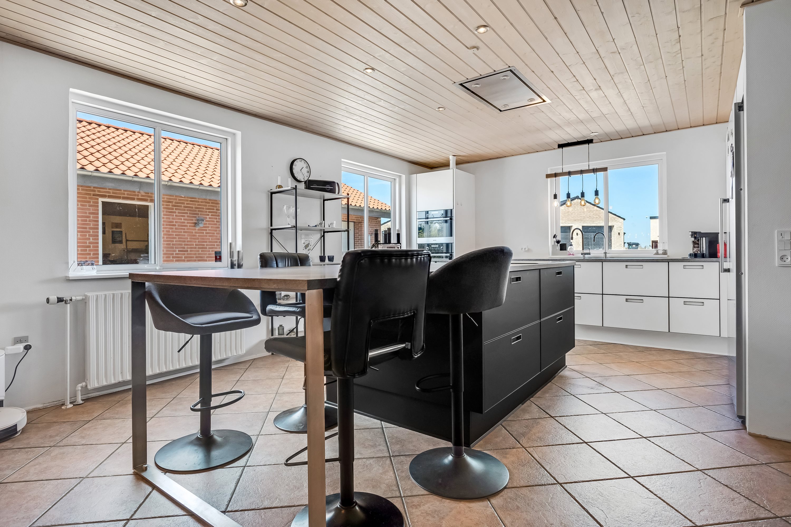 Fremhævet køkken billede i fuldskærmstilstand. Billede af Mejrup Skolevej 27, Mejrup, 7500 Holstebro