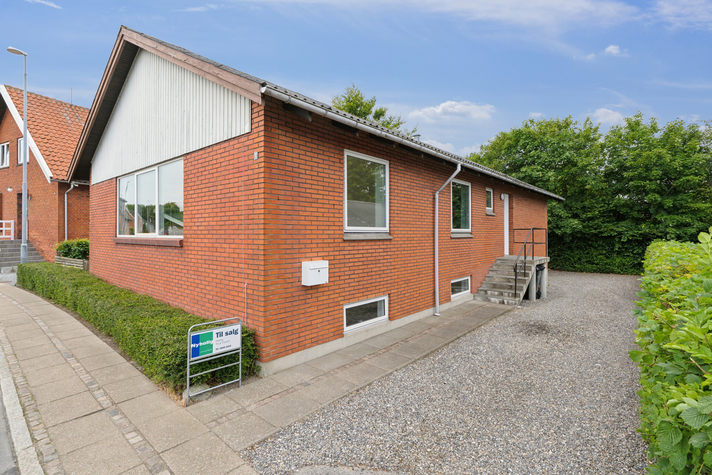 Miniaturebillede 2: set fra vejen. Billede af Nygade 4, 7760 Hurup Thy