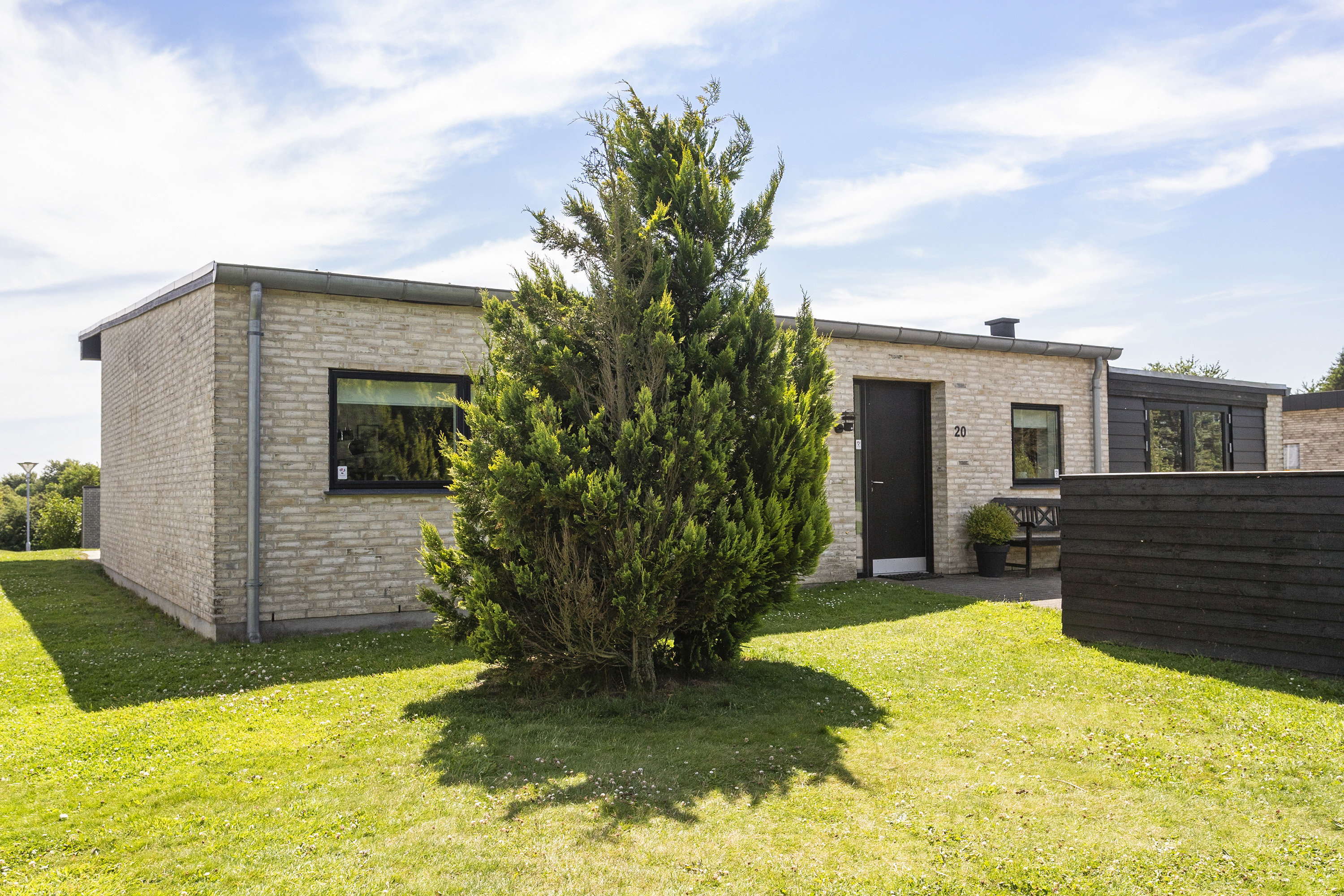 Fremhævet ejendommen billede i fuldskærmstilstand. Billede af Vigårdsvej 20, Læborg, 6600 Vejen