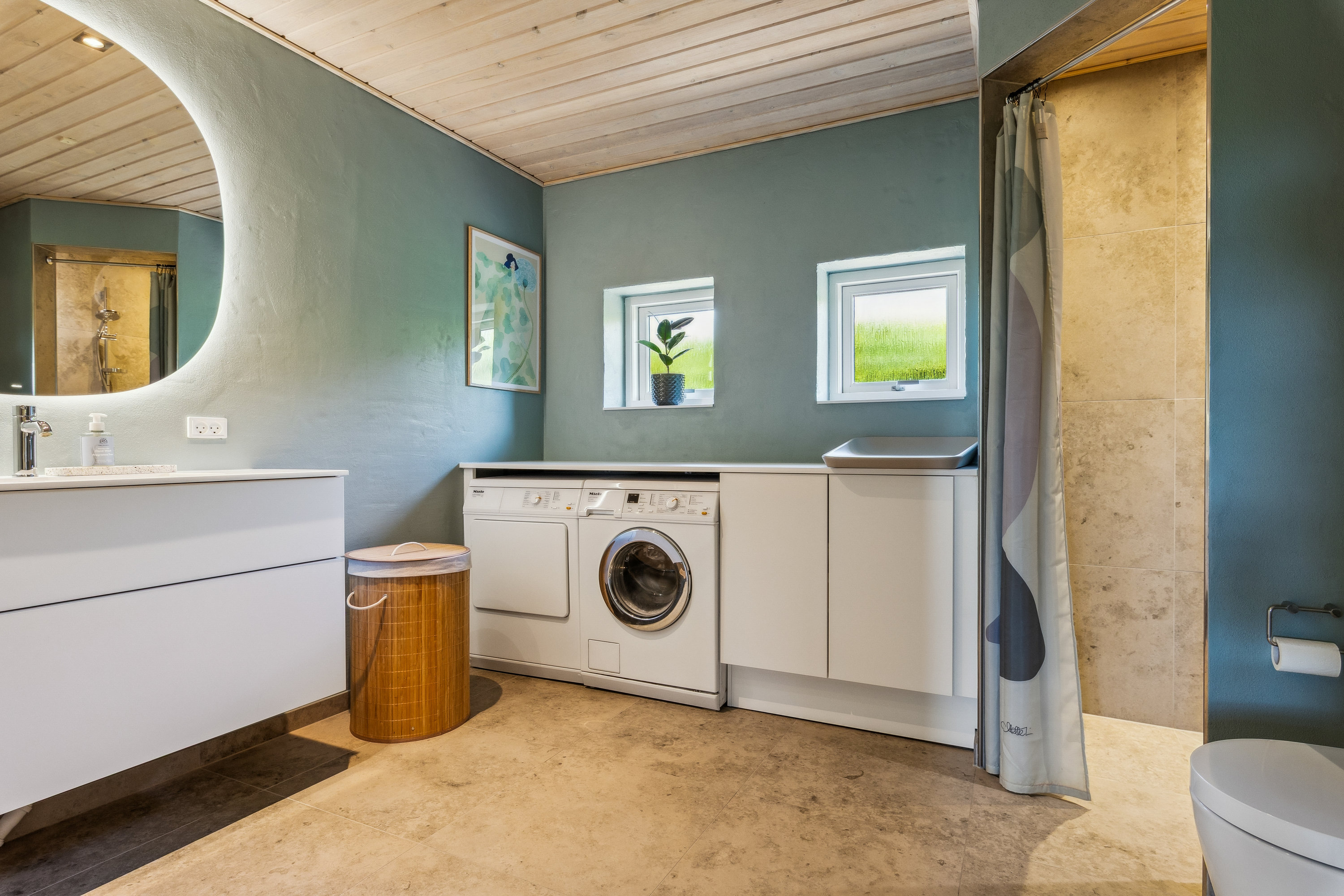 Fremhævet badeværelse billede i fuldskærmstilstand. Billede af Birkhøjen 57, 8382 Hinnerup