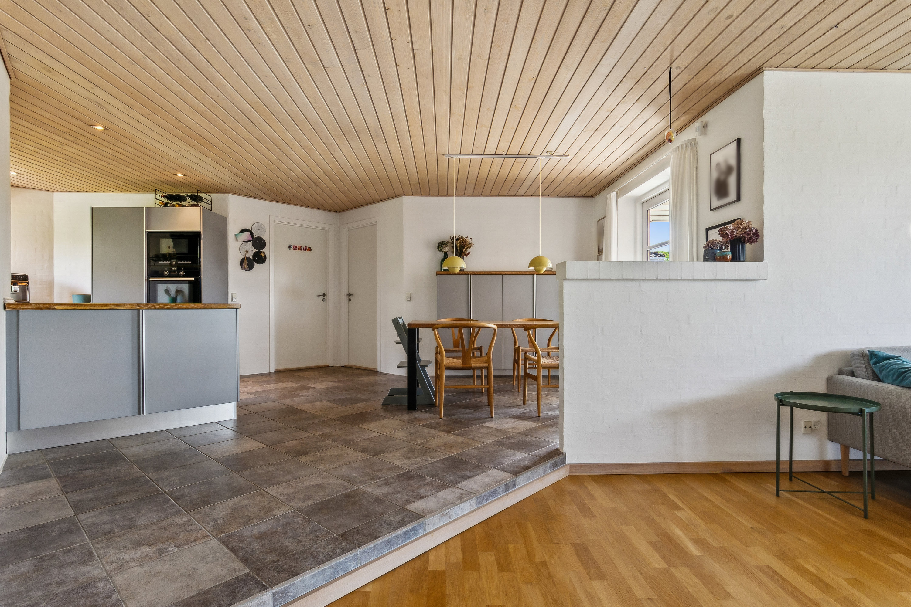 Fremhævet køkken billede i fuldskærmstilstand. Billede af Birkhøjen 57, 8382 Hinnerup