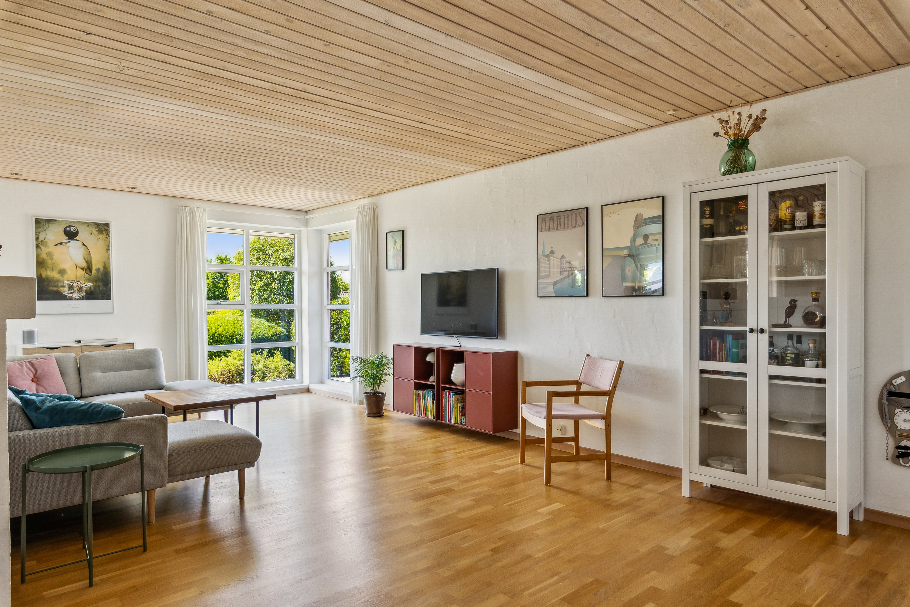 Fremhævet stue billede i fuldskærmstilstand. Billede af Birkhøjen 57, 8382 Hinnerup