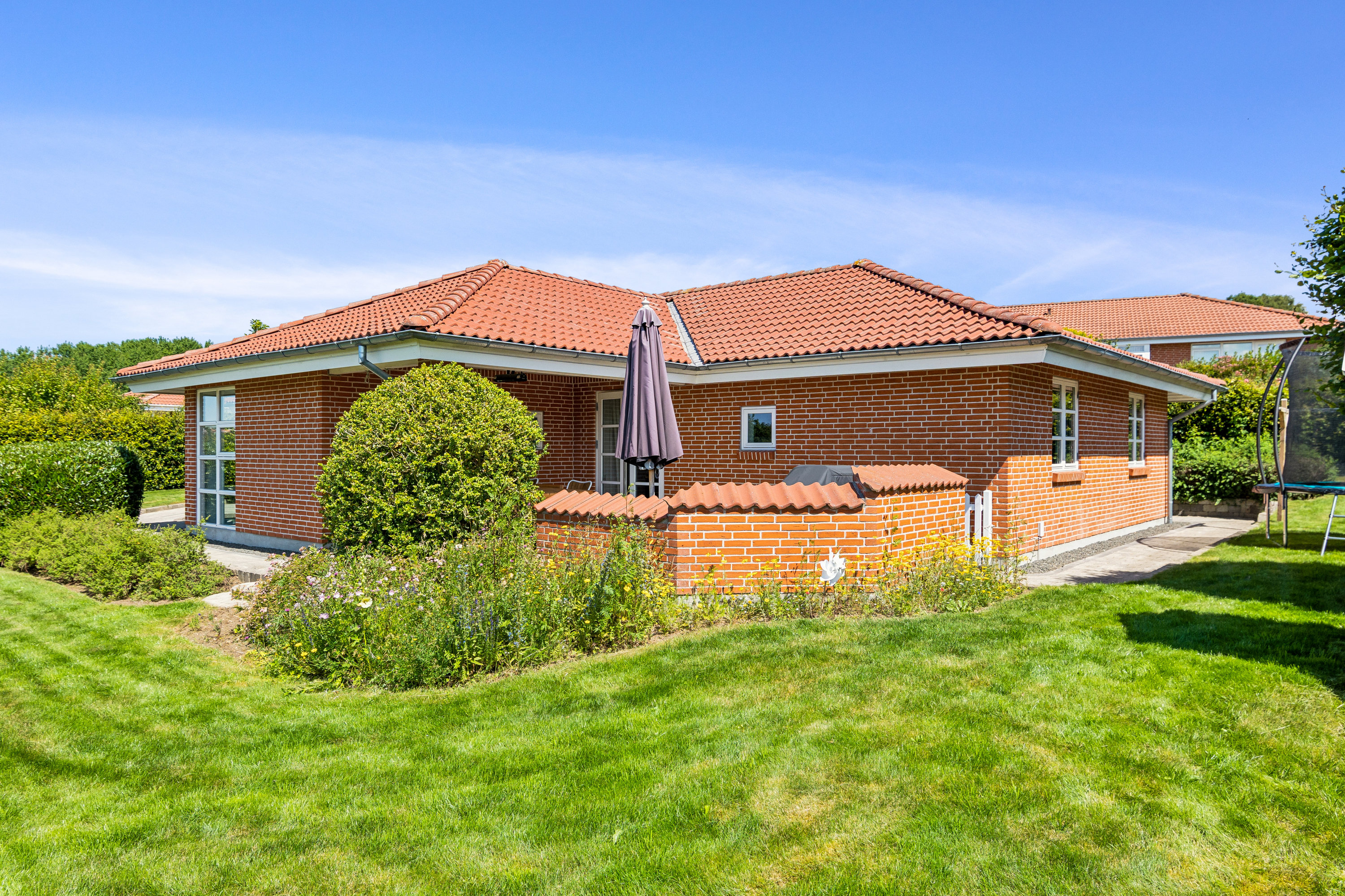 Fremhævet ejendom 1 billede i fuldskærmstilstand. Billede af Birkhøjen 57, 8382 Hinnerup