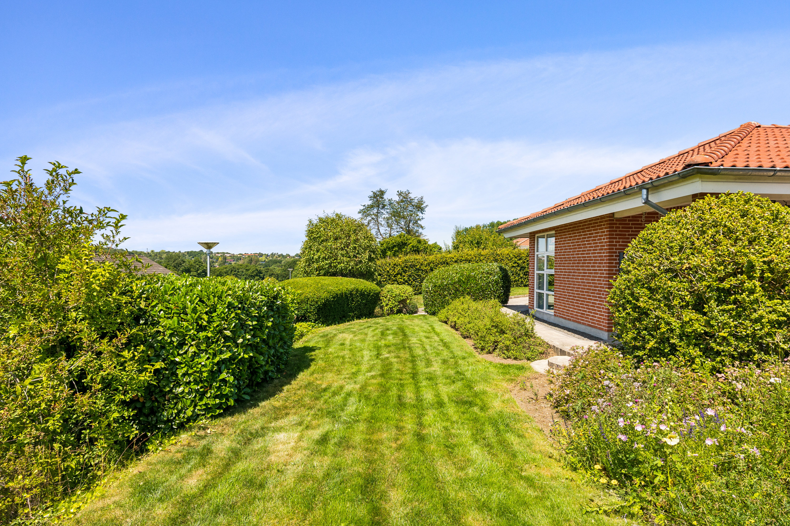 Fremhævet ejendom 1 billede i fuldskærmstilstand. Billede af Birkhøjen 57, 8382 Hinnerup