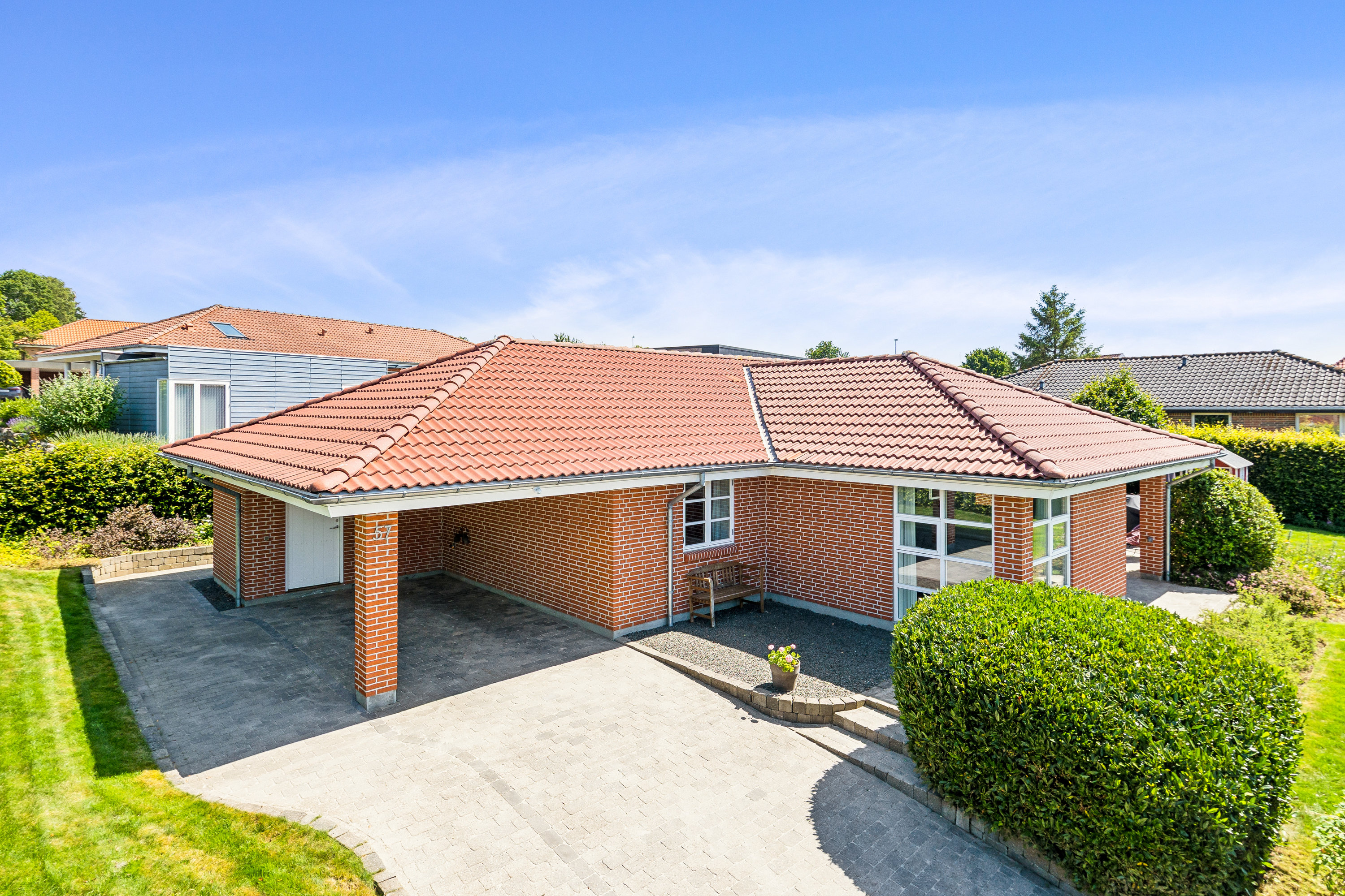 Villa: Ejendom 1 på Birkhøjen 57, 8382 Hinnerup