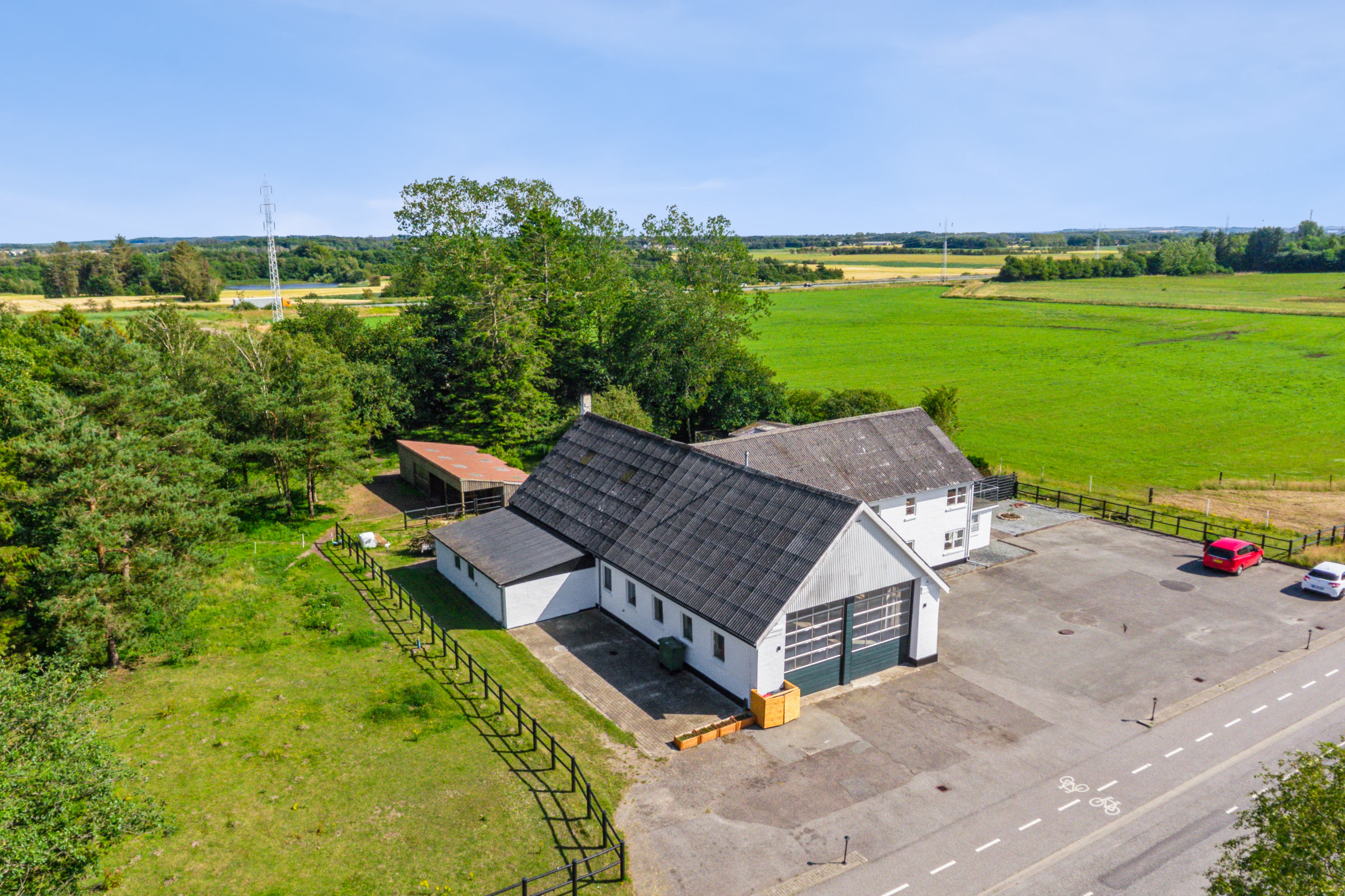 Fremhævet luftfoto billede i fuldskærmstilstand. Billede af Vodskovvej 136, 9310 Vodskov