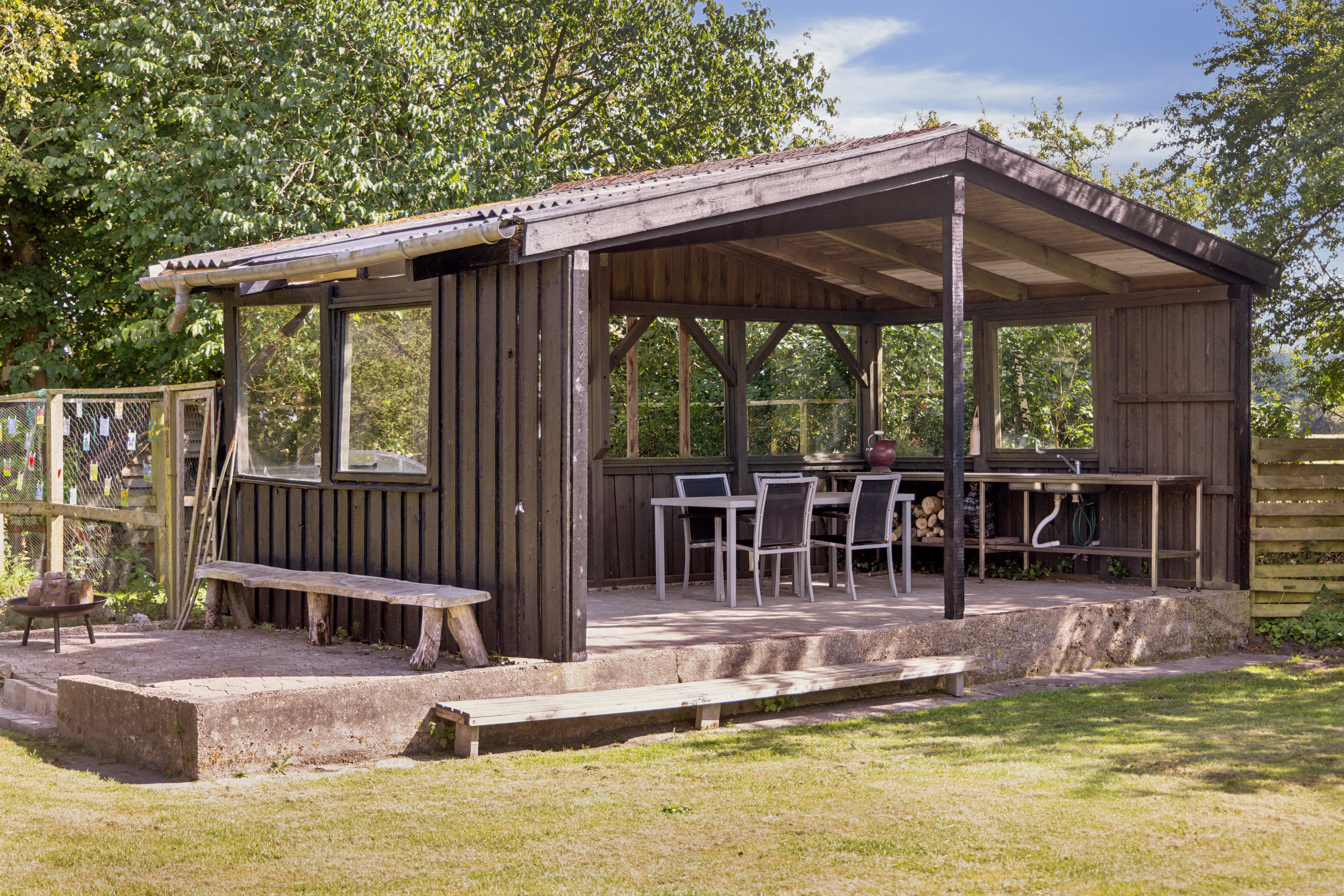 Fremhævet havehytte billede i fuldskærmstilstand. Billede af Vodskovvej 136, 9310 Vodskov