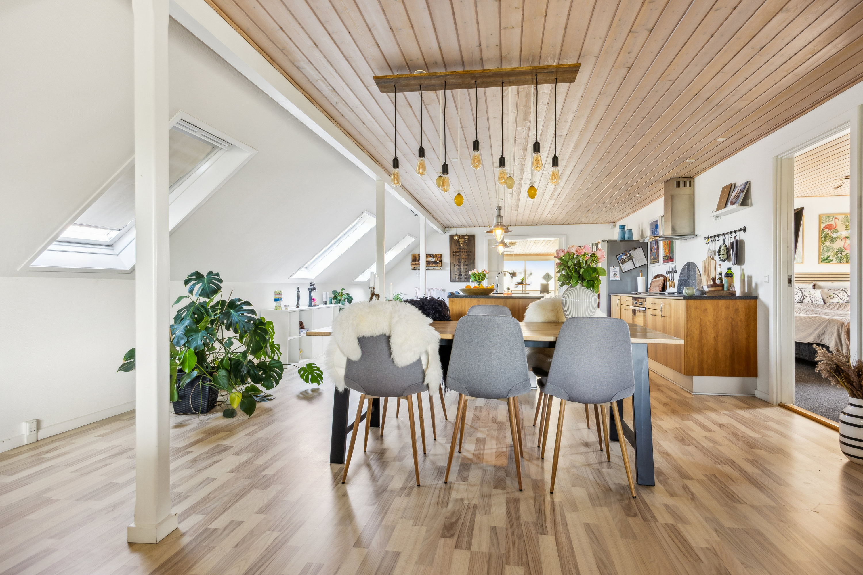 Fremhævet stue billede i fuldskærmstilstand. Billede af Toftevej 38, 9440 Aabybro