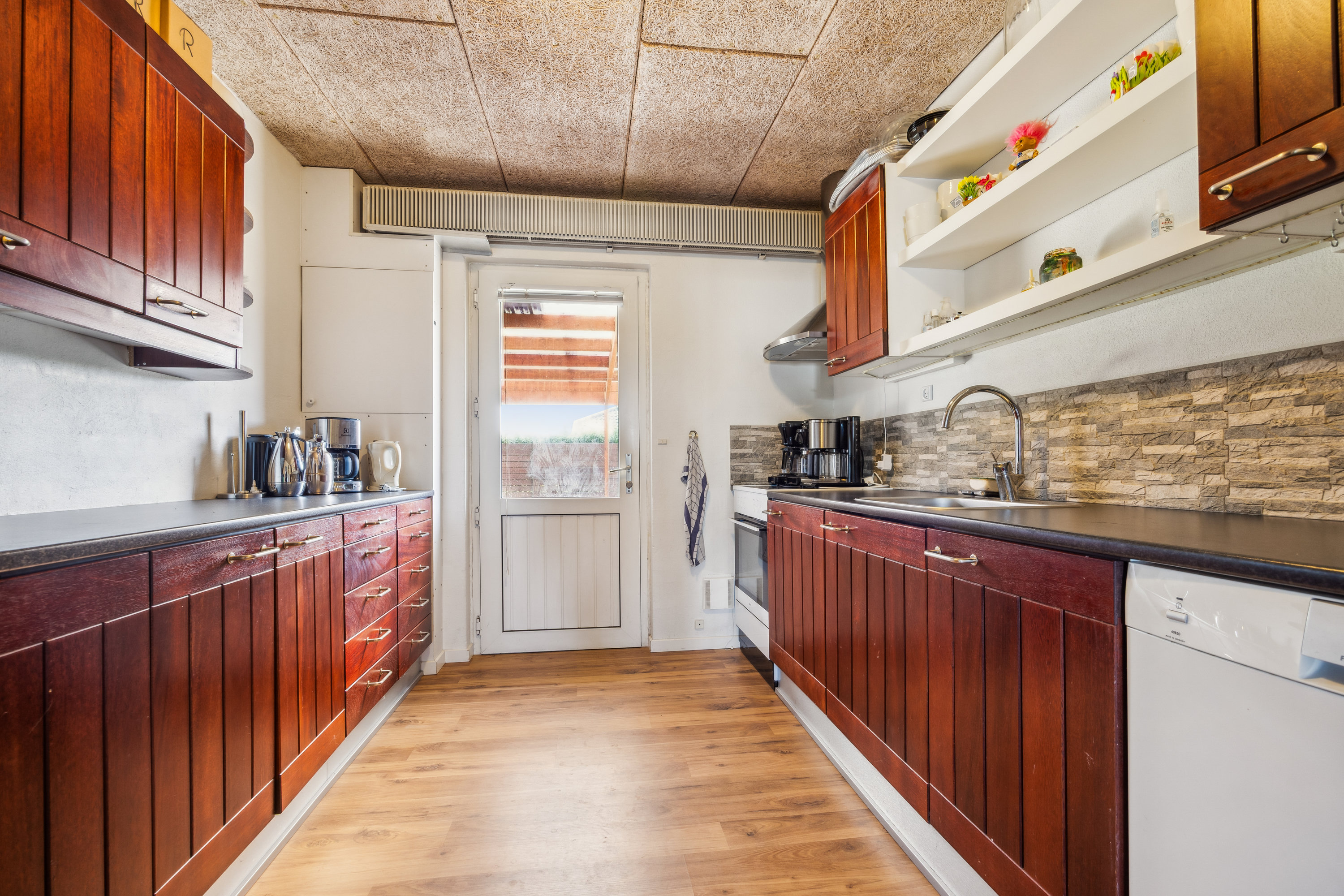 Fremhævet køkken billede i fuldskærmstilstand. Billede af Toftevej 38, 9440 Aabybro