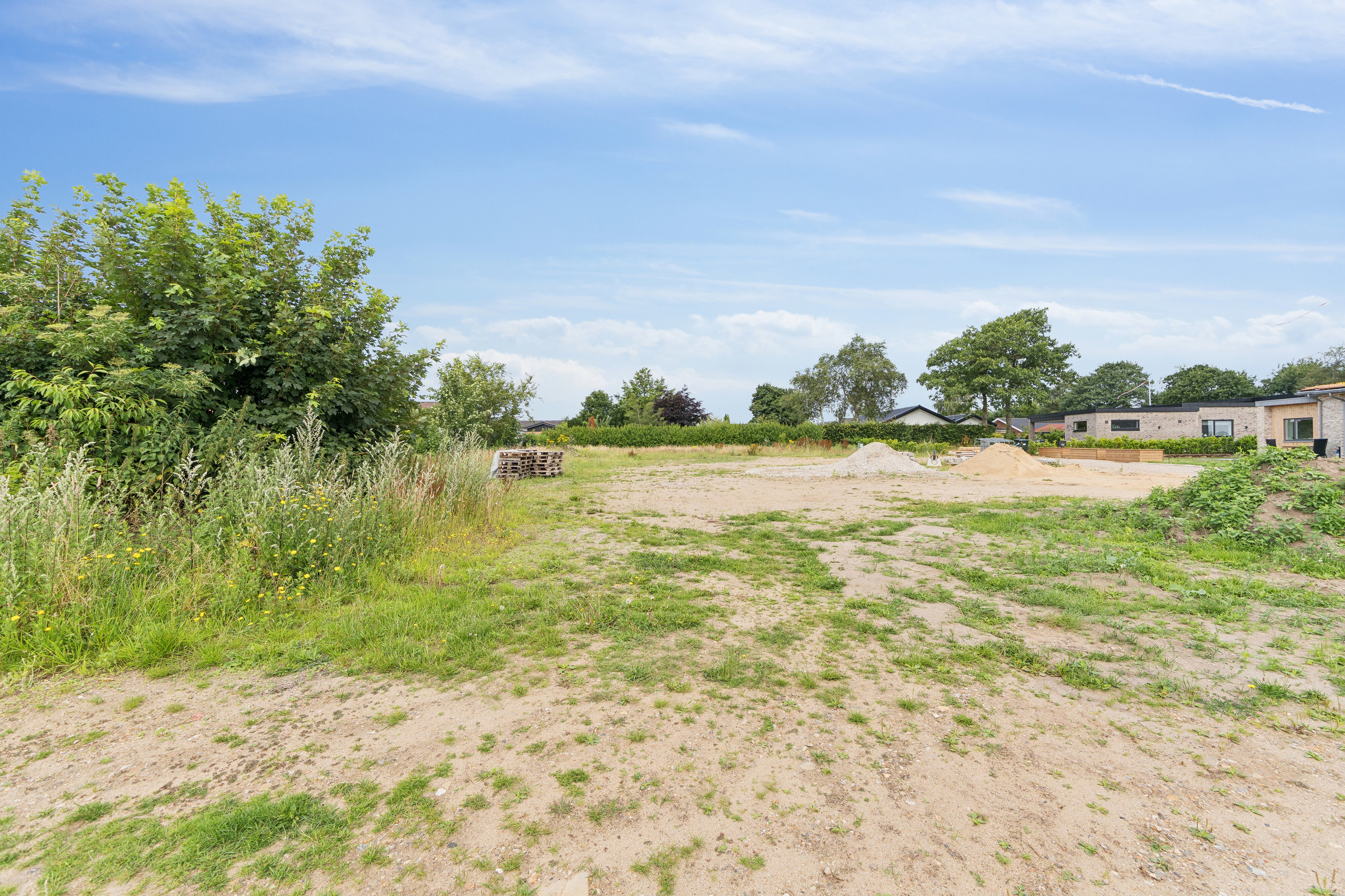 Fremhævet udendørs billede i fuldskærmstilstand. Billede af Kastanie Alle 117A, 7442 Engesvang