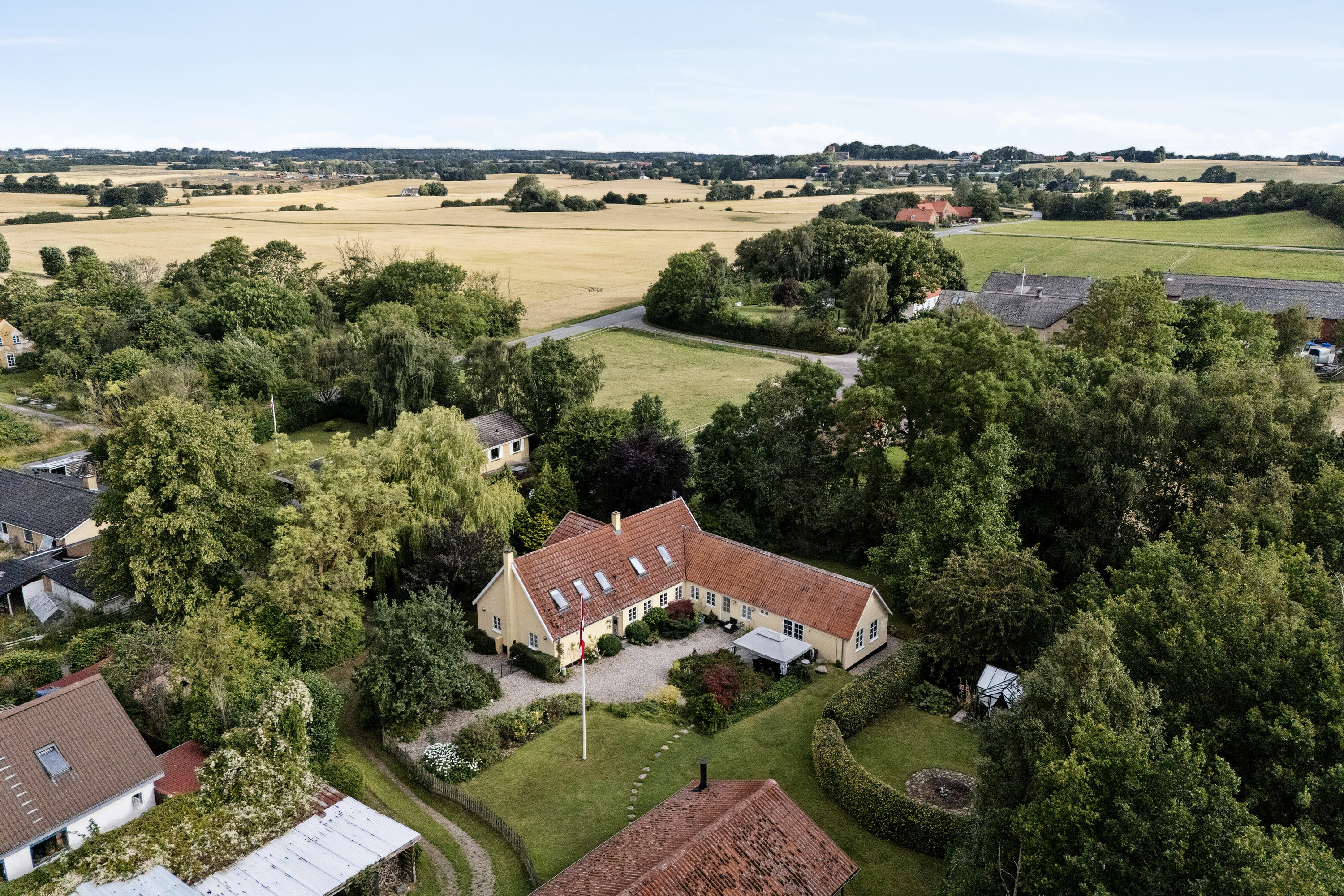 Fremhævet udendørs billede i fuldskærmstilstand. Billede af Egebjergvej 277, Abildøre, 4560 Vig