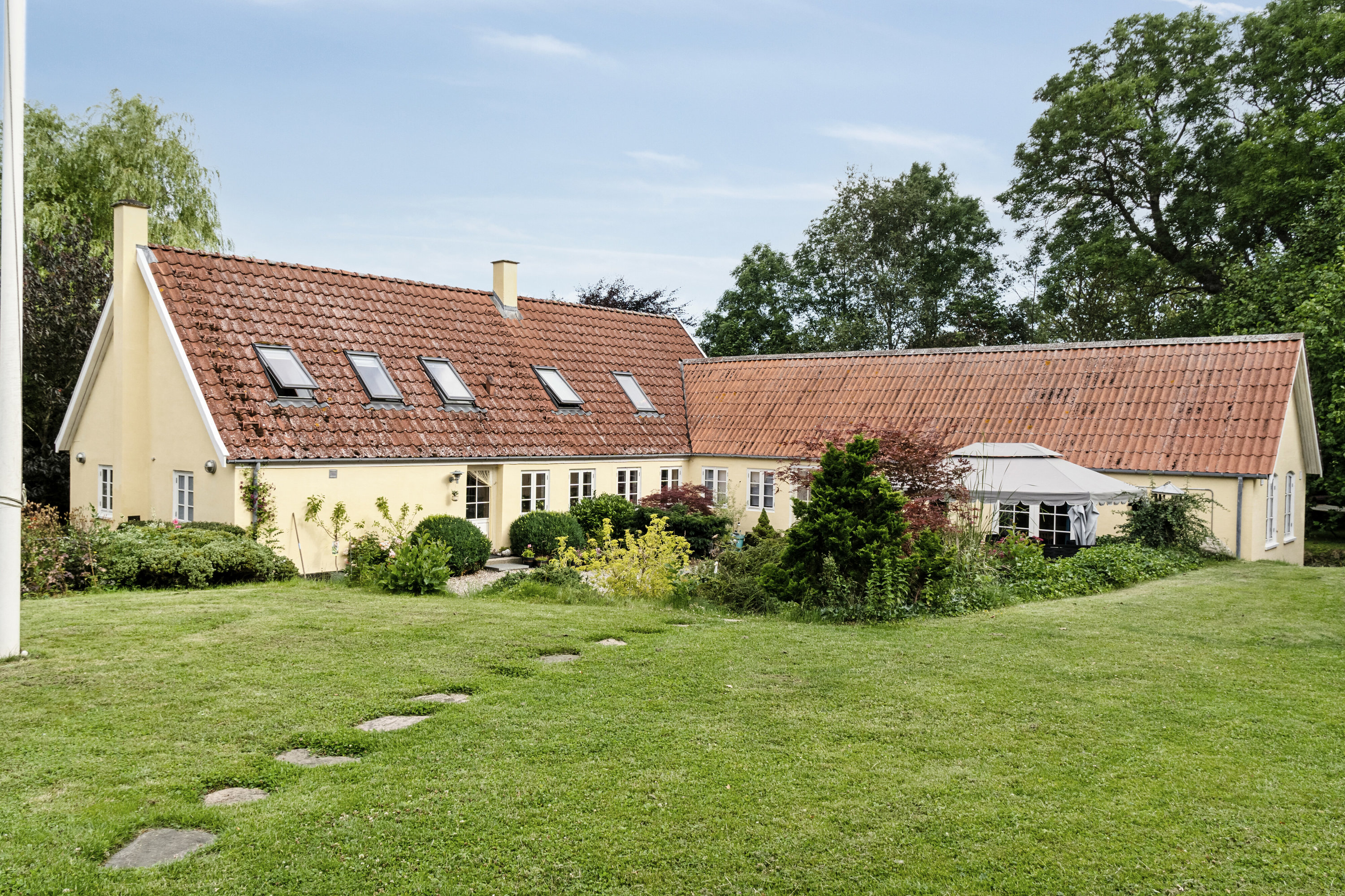 Fremhævet set fra haven billede i fuldskærmstilstand. Billede af Egebjergvej 277, Abildøre, 4560 Vig