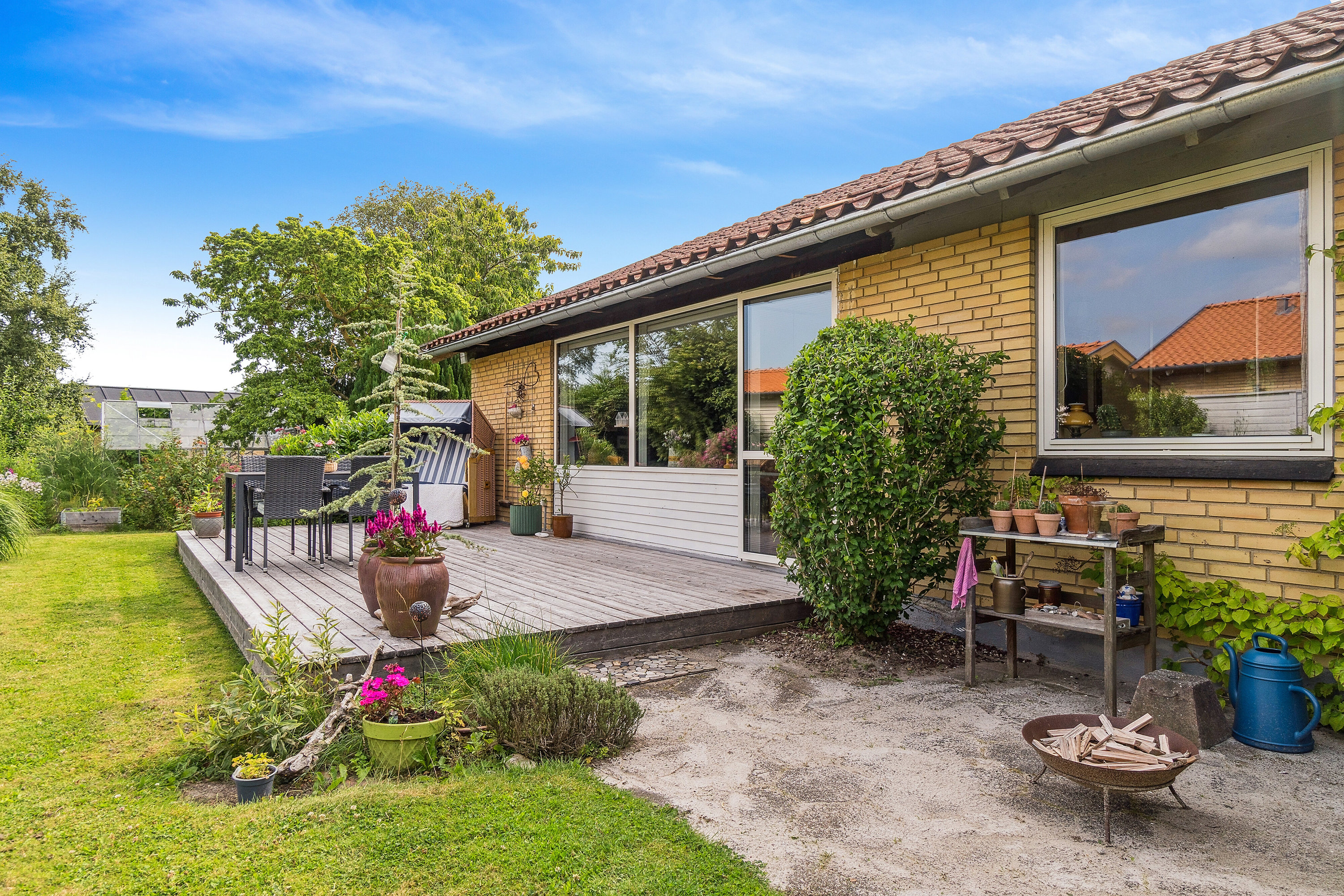 Fremhævet terrasse billede i fuldskærmstilstand. Billede af Engsvinget 13, 8462 Harlev J