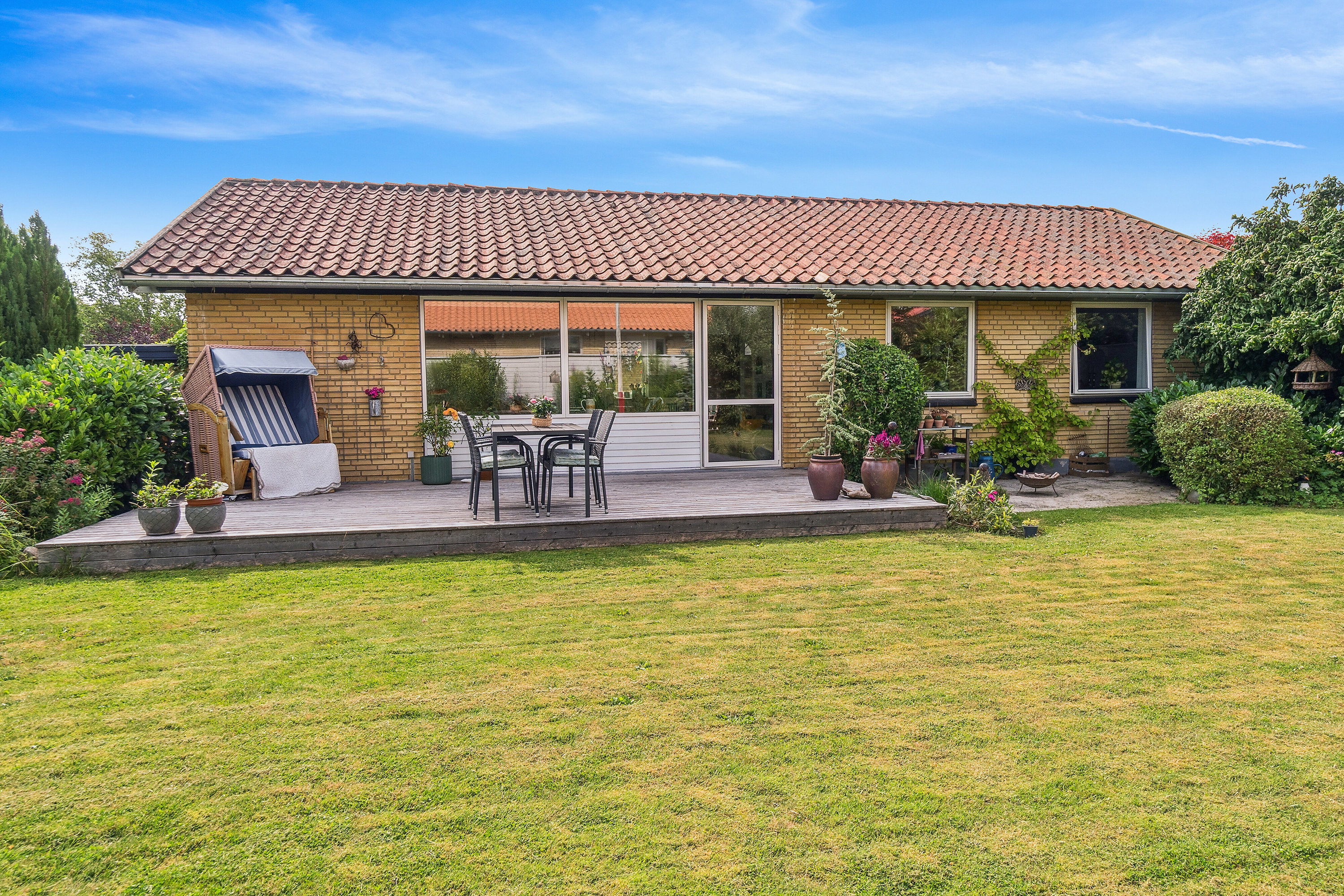 Miniaturebillede 1: set fra haven. Billede af Engsvinget 13, 8462 Harlev J