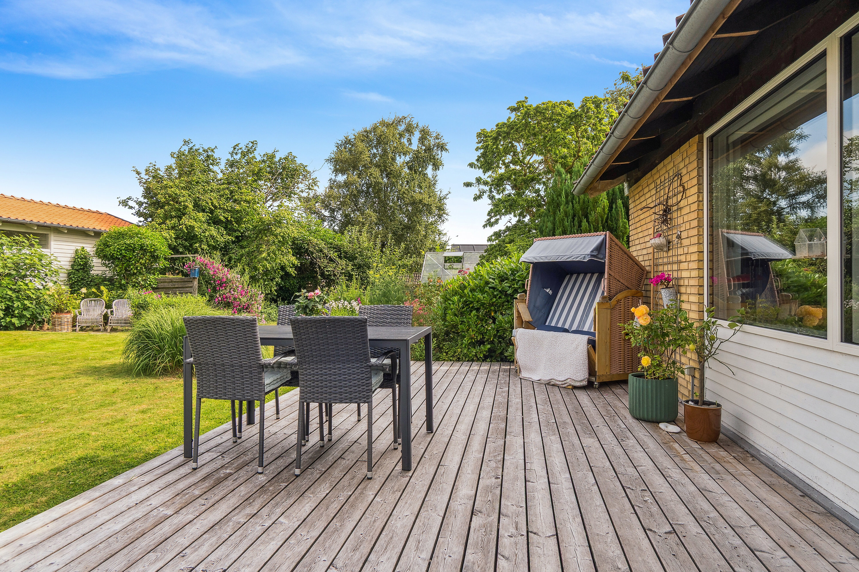 Fremhævet terrasse billede i fuldskærmstilstand. Billede af Engsvinget 13, 8462 Harlev J
