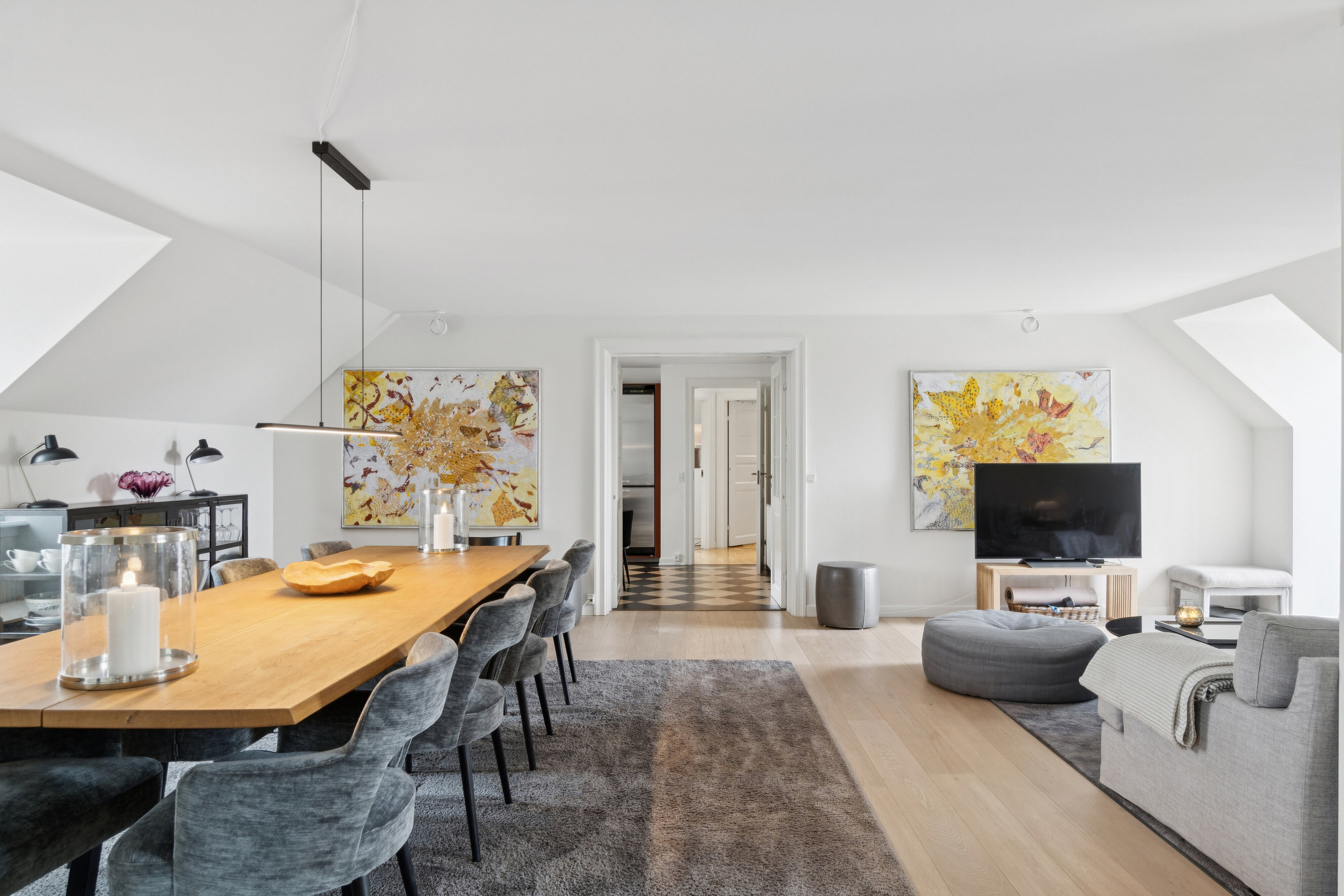 Fremhævet spisestue billede i fuldskærmstilstand. Billede af Dronningens Vænge 11, 1. mfth., 2800 Kongens Lyngby