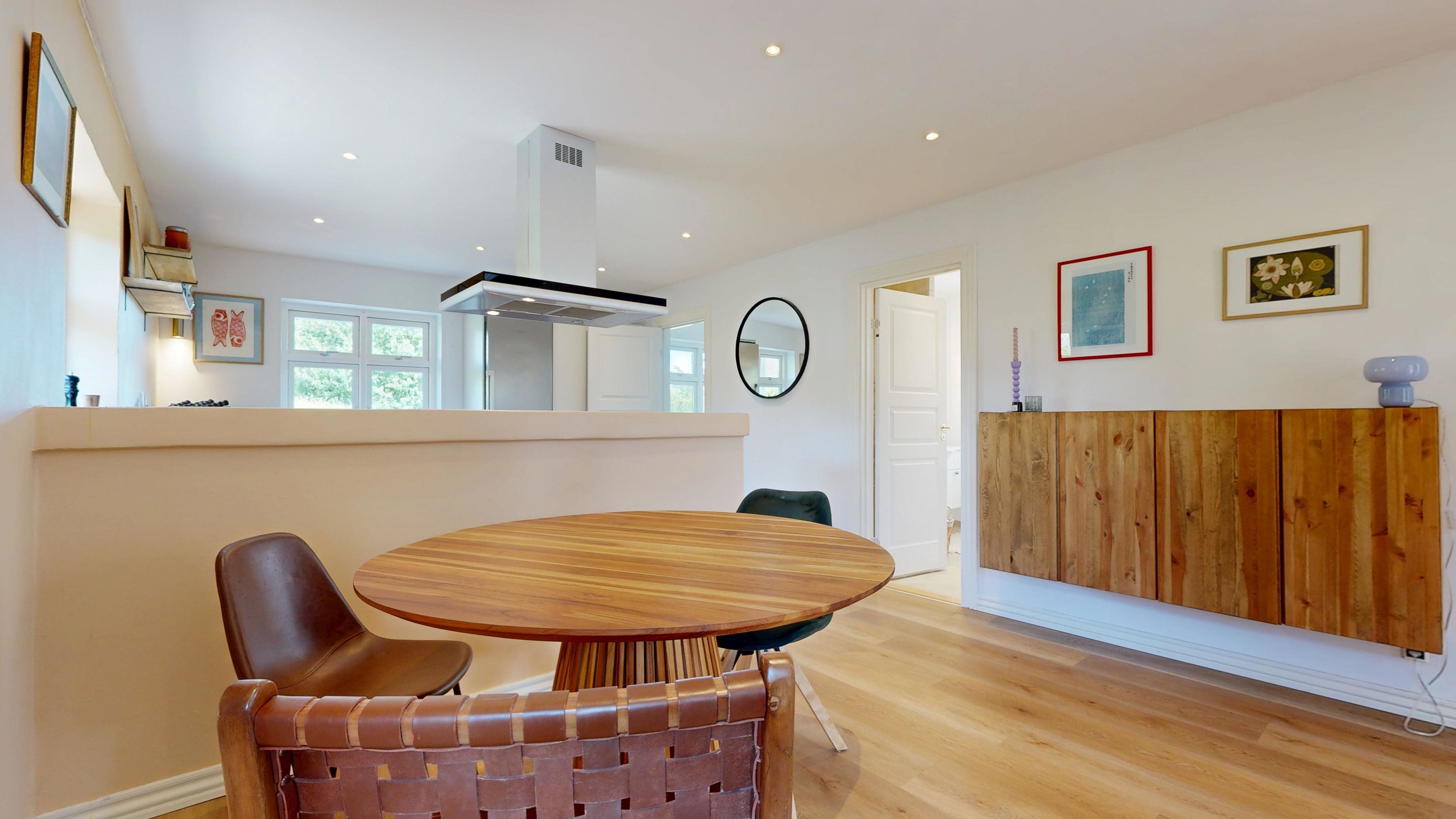 Fremhævet køkken/alrum billede i fuldskærmstilstand. Billede af Ustrupvej 17, Ustrup, 8660 Skanderborg