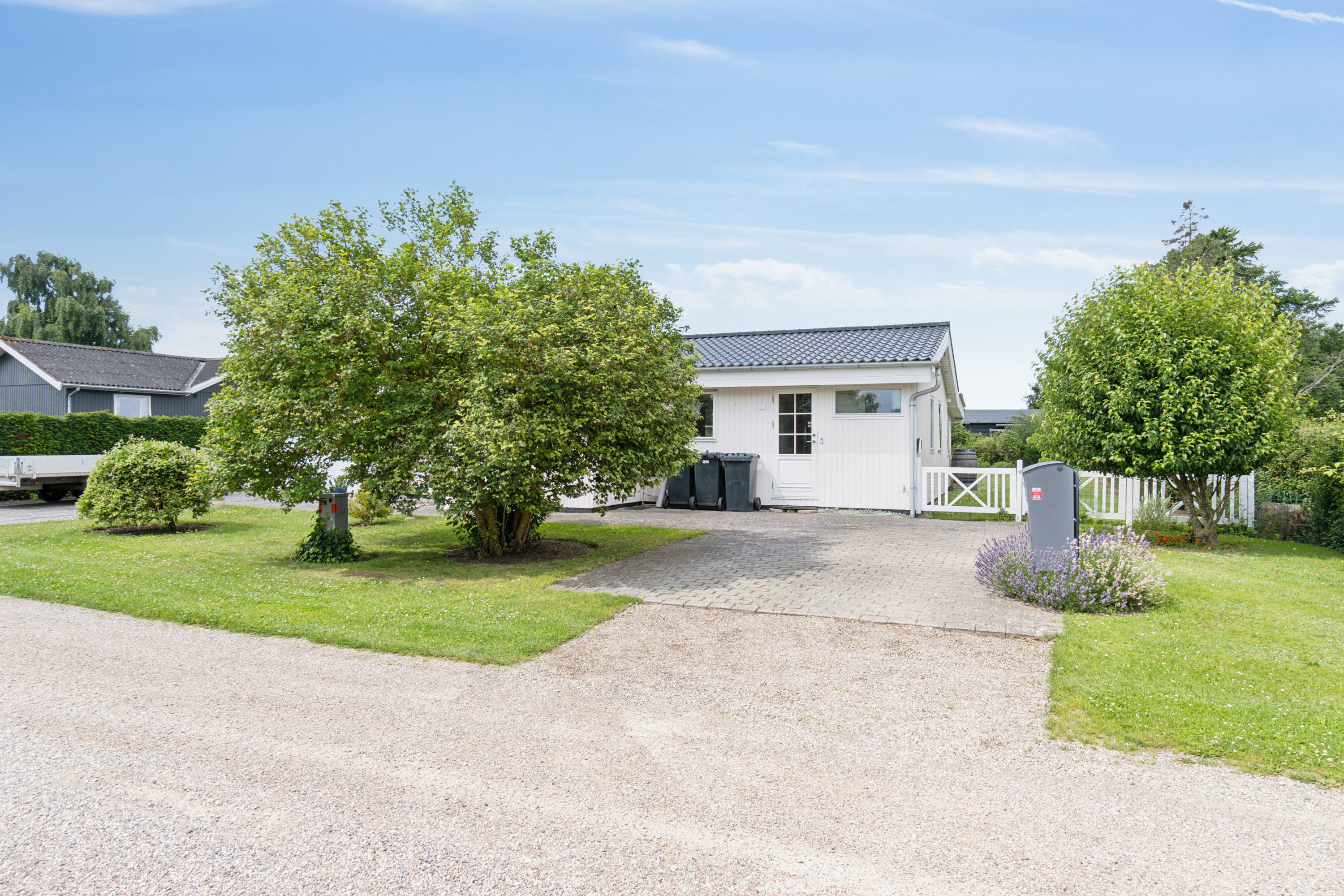 Fremhævet set fra vejen billede i fuldskærmstilstand. Billede af Sortmejsevej 6, Ll Kongsmark, 4200 Slagelse