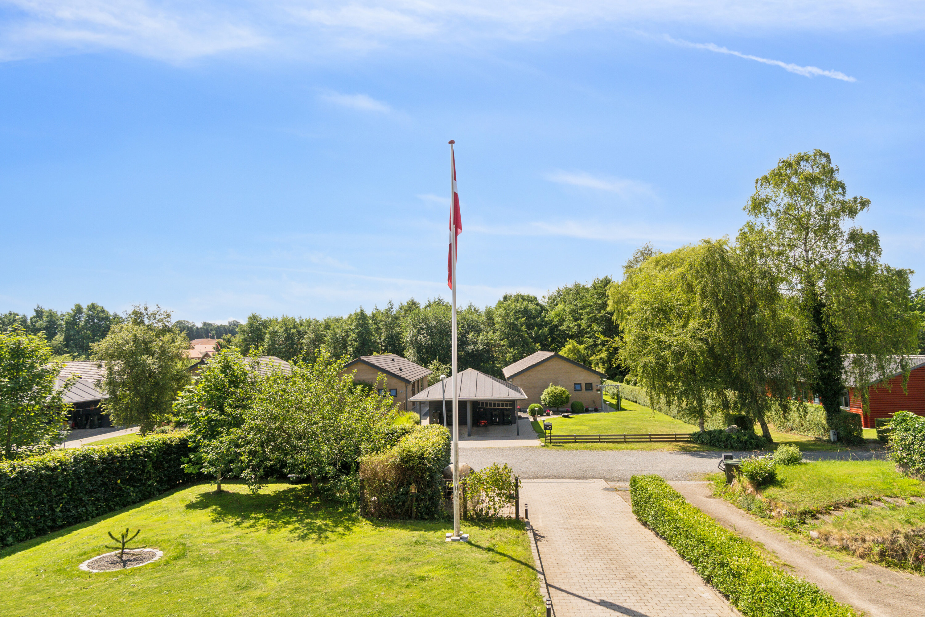 Fremhævet udendørs billede i fuldskærmstilstand. Billede af Skovalle 3, 8783 Hornsyld