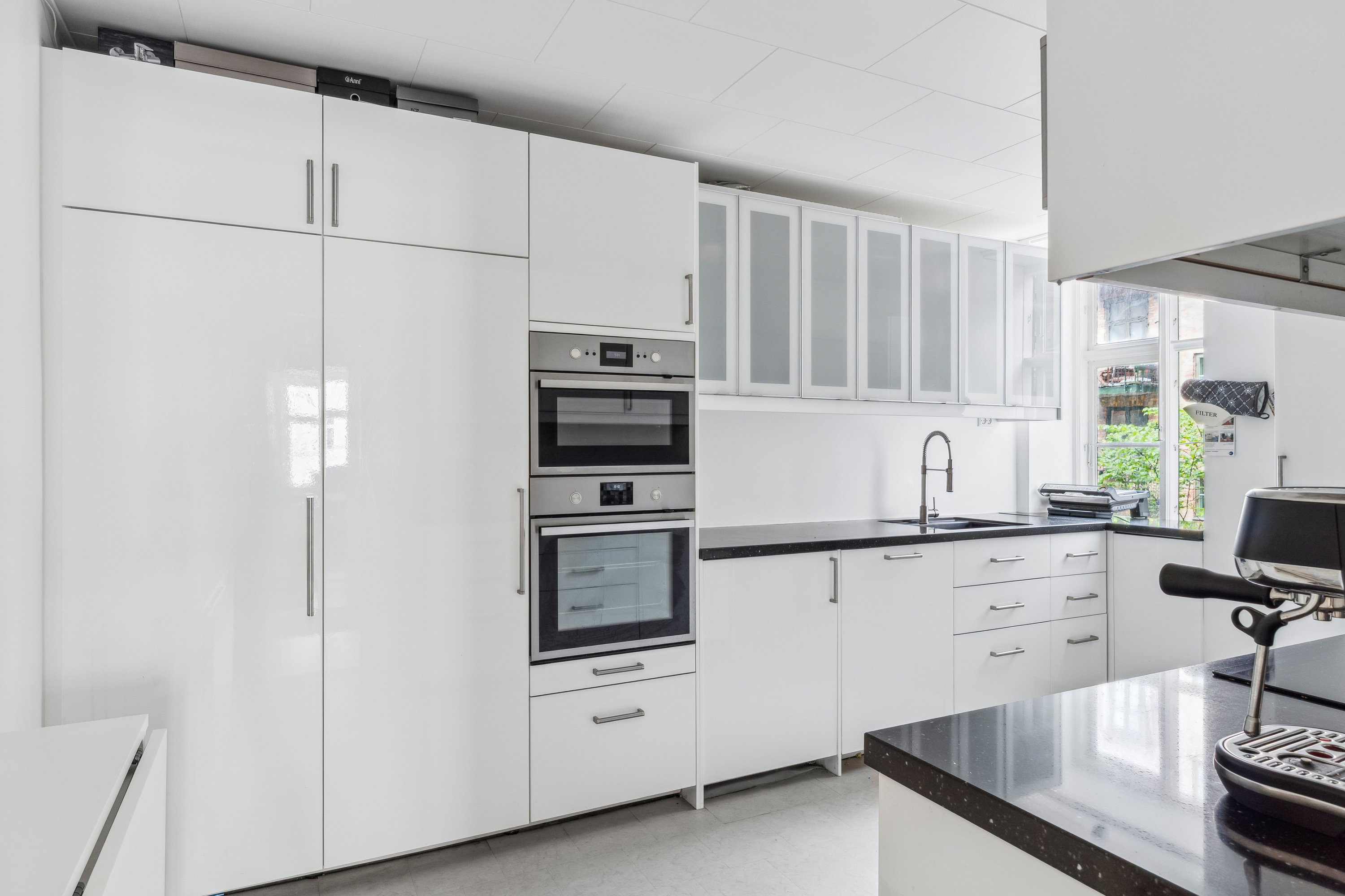 Fremhævet køkken billede i fuldskærmstilstand. Billede af Vennemindevej 51, 2. tv., 2100 København Ø