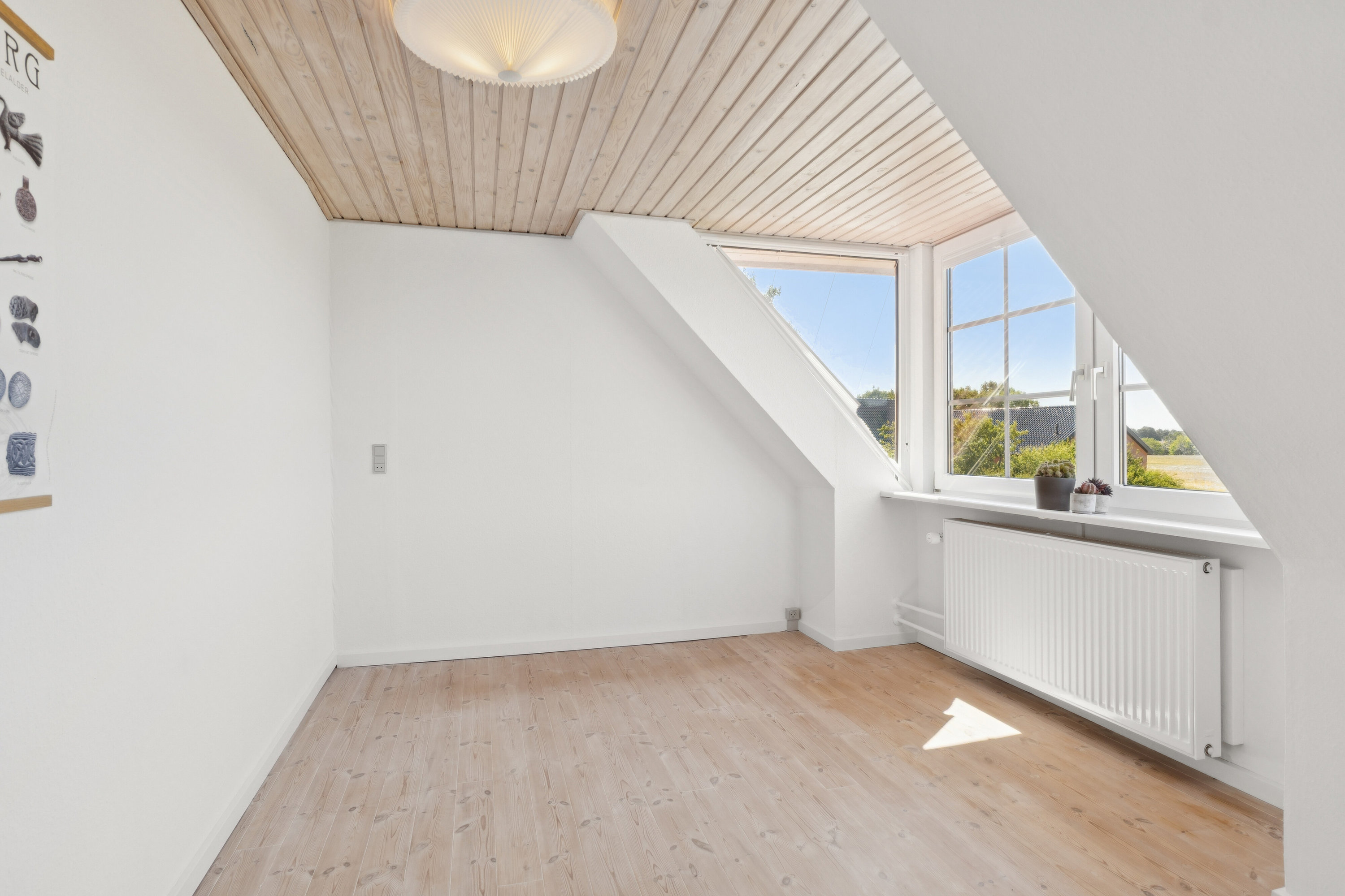 Fremhævet soveværelse billede i fuldskærmstilstand. Billede af Kragkærvej 7, Astrup, 9800 Hjørring