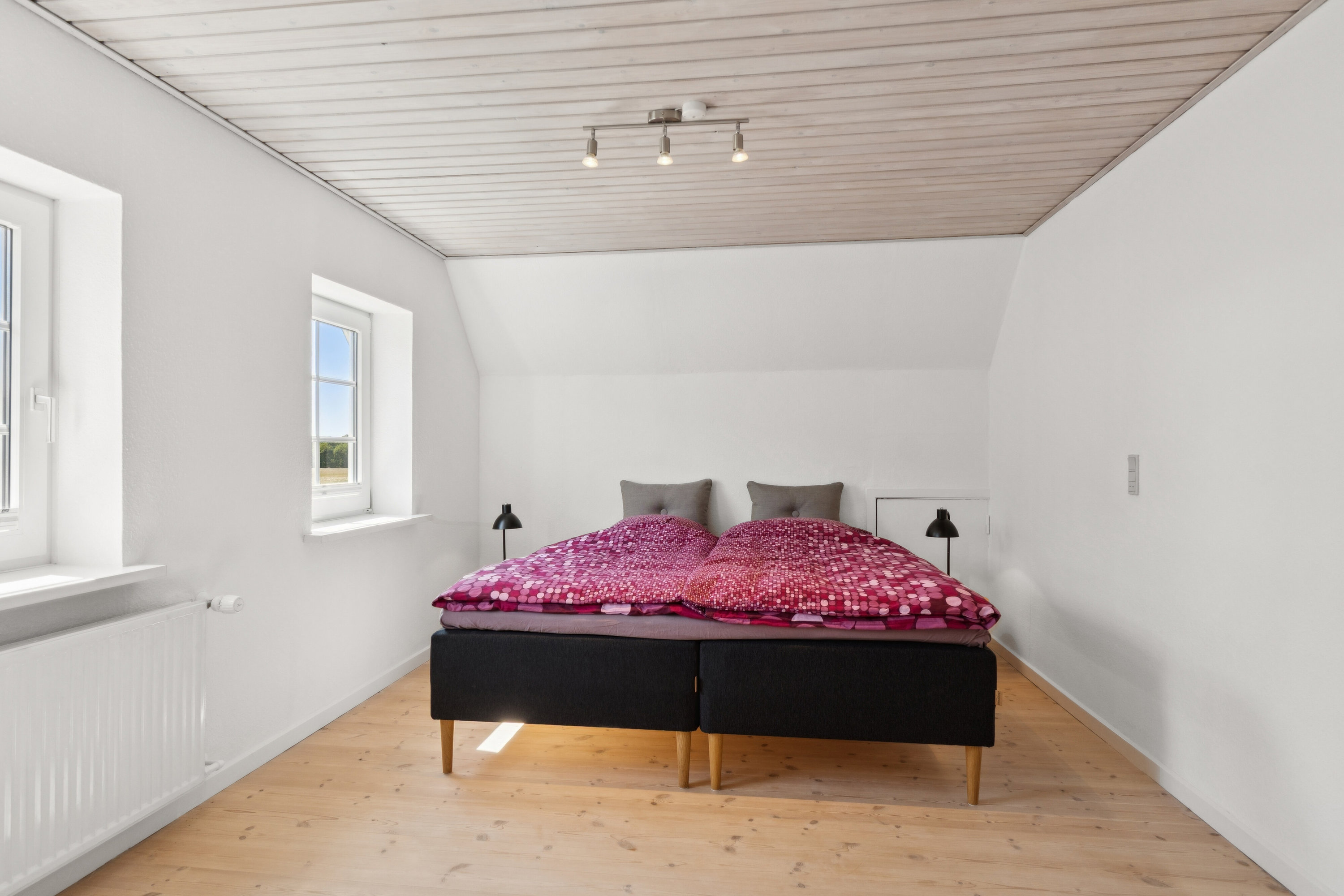 Fremhævet soveværelse billede i fuldskærmstilstand. Billede af Kragkærvej 7, Astrup, 9800 Hjørring