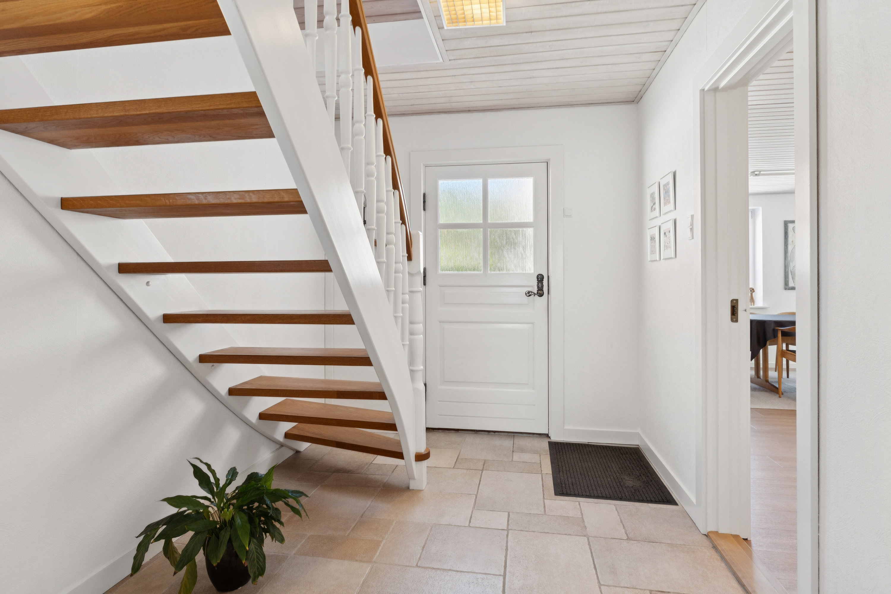 Fremhævet gang billede i fuldskærmstilstand. Billede af Kragkærvej 7, Astrup, 9800 Hjørring