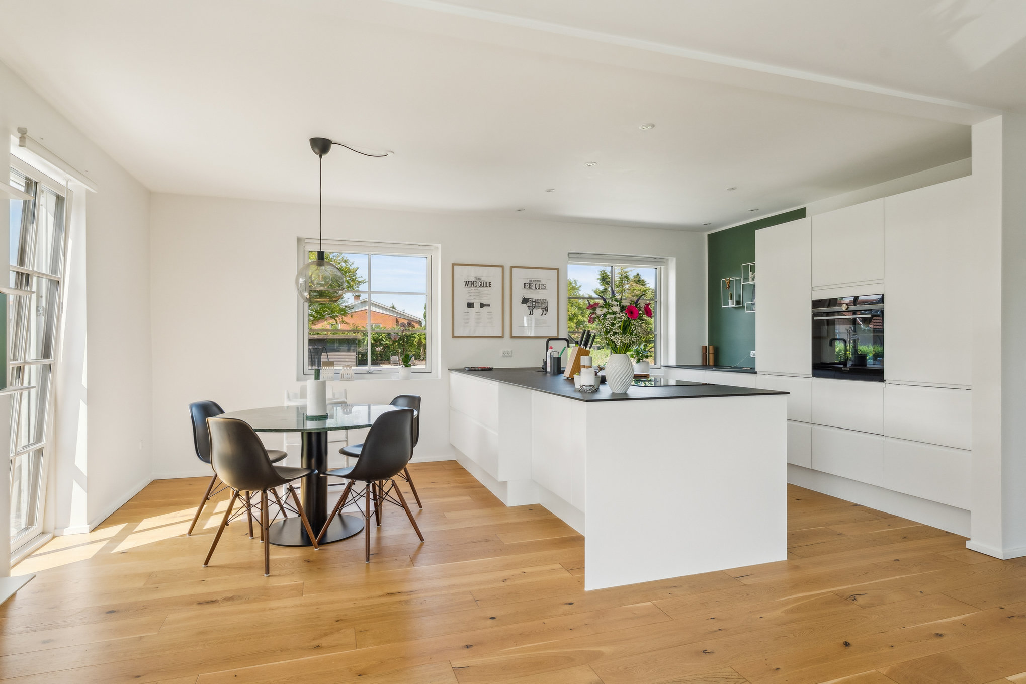 Fremhævet stue billede i fuldskærmstilstand. Billede af Kildevej 16, 8940 Randers SV