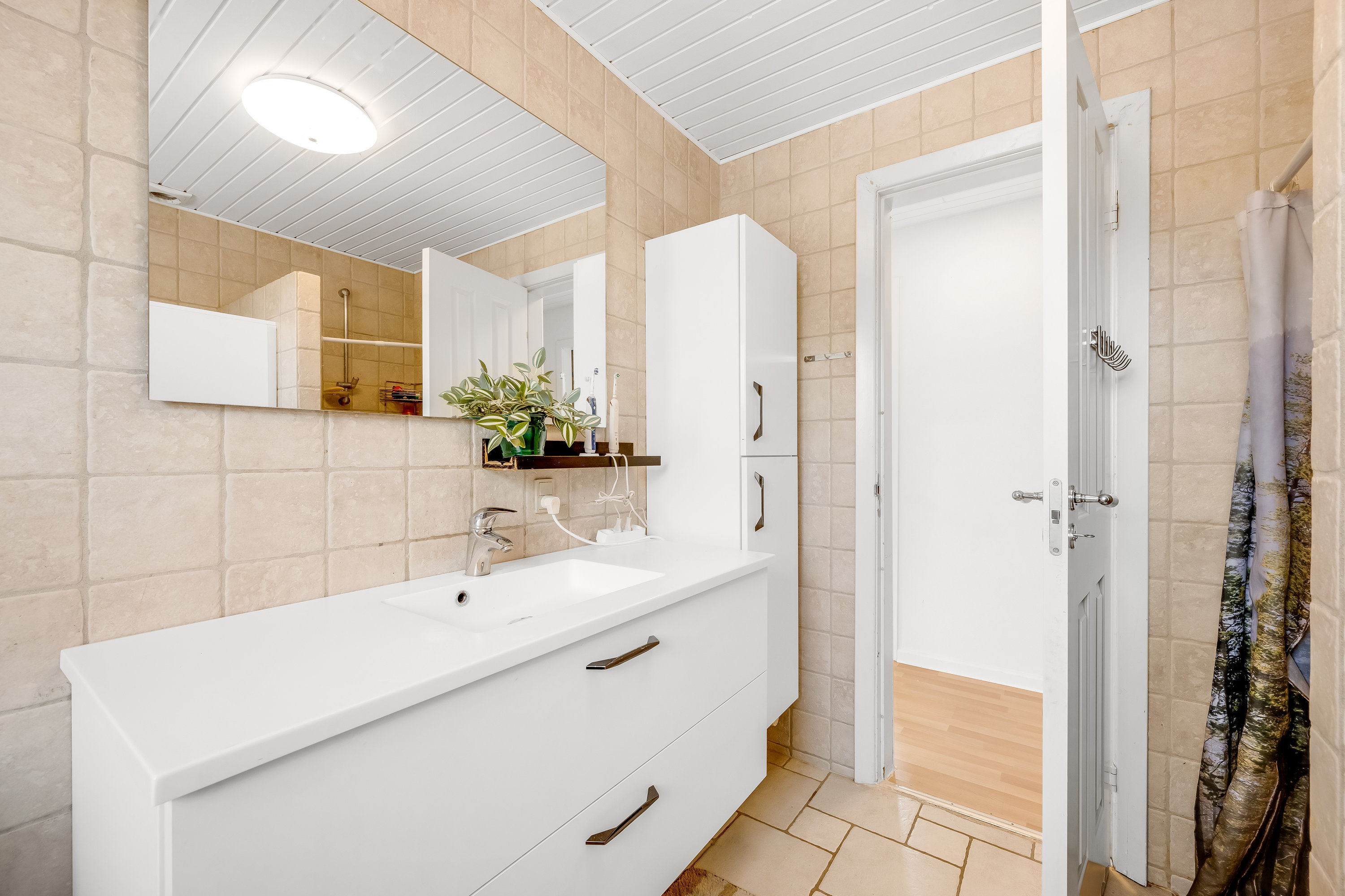 Fremhævet badeværelse billede i fuldskærmstilstand. Billede af Marktoften 3, 6950 Ringkøbing