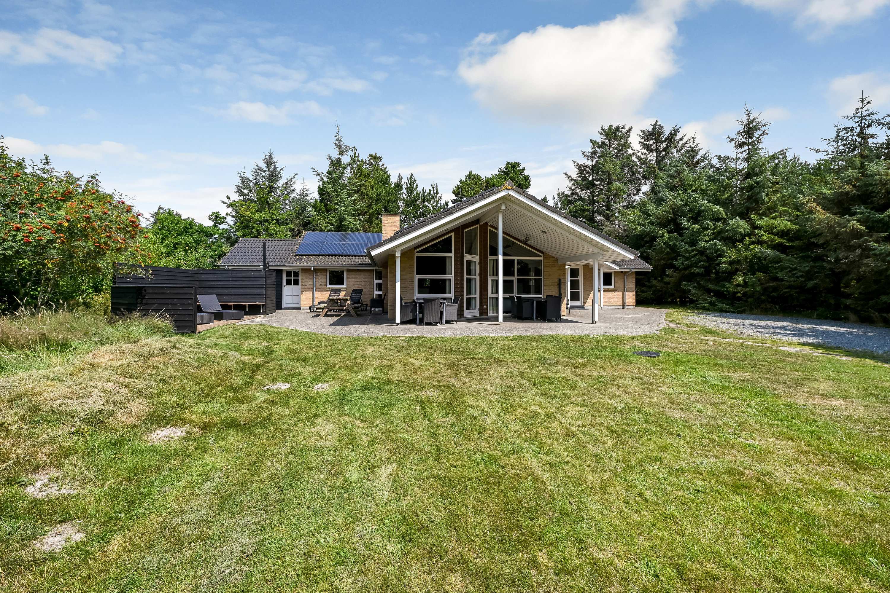 Miniaturebillede 1: . Billede af Hybenvej 15, 6857 Blåvand