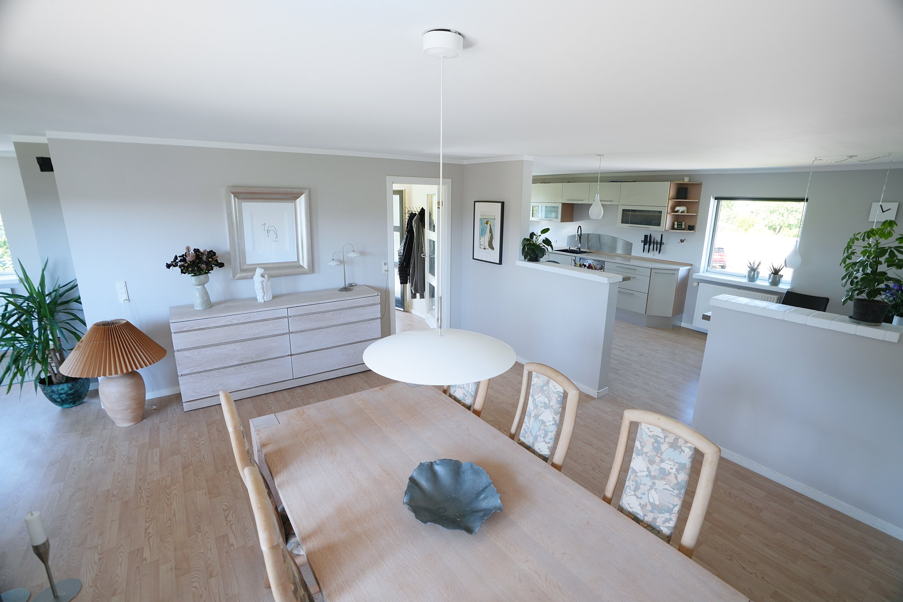 Fremhævet spisestue billede i fuldskærmstilstand. Billede af Peder Billesvej 96, 4300 Holbæk