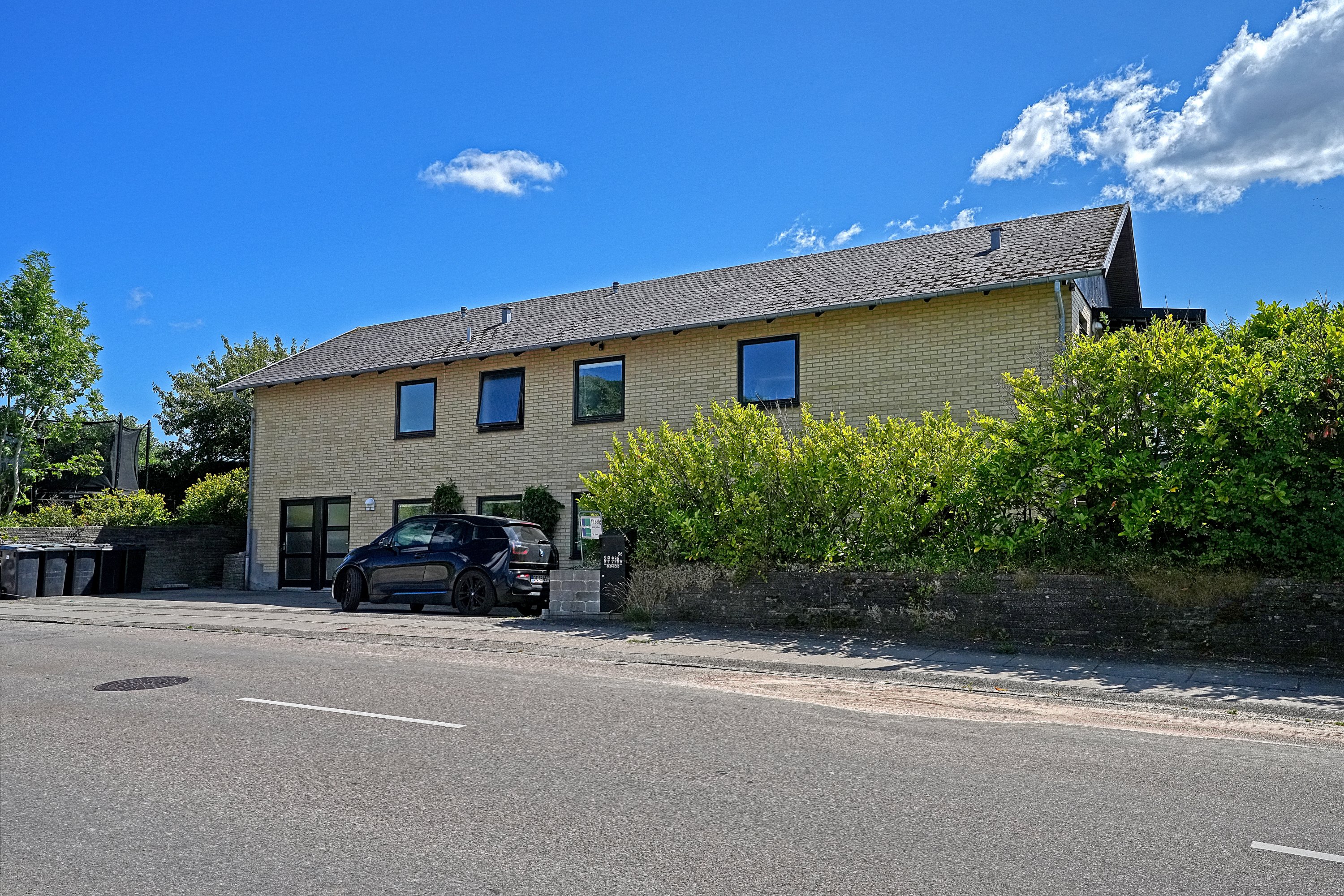 Fremhævet ejendommen billede i fuldskærmstilstand. Billede af Peder Billesvej 96, 4300 Holbæk