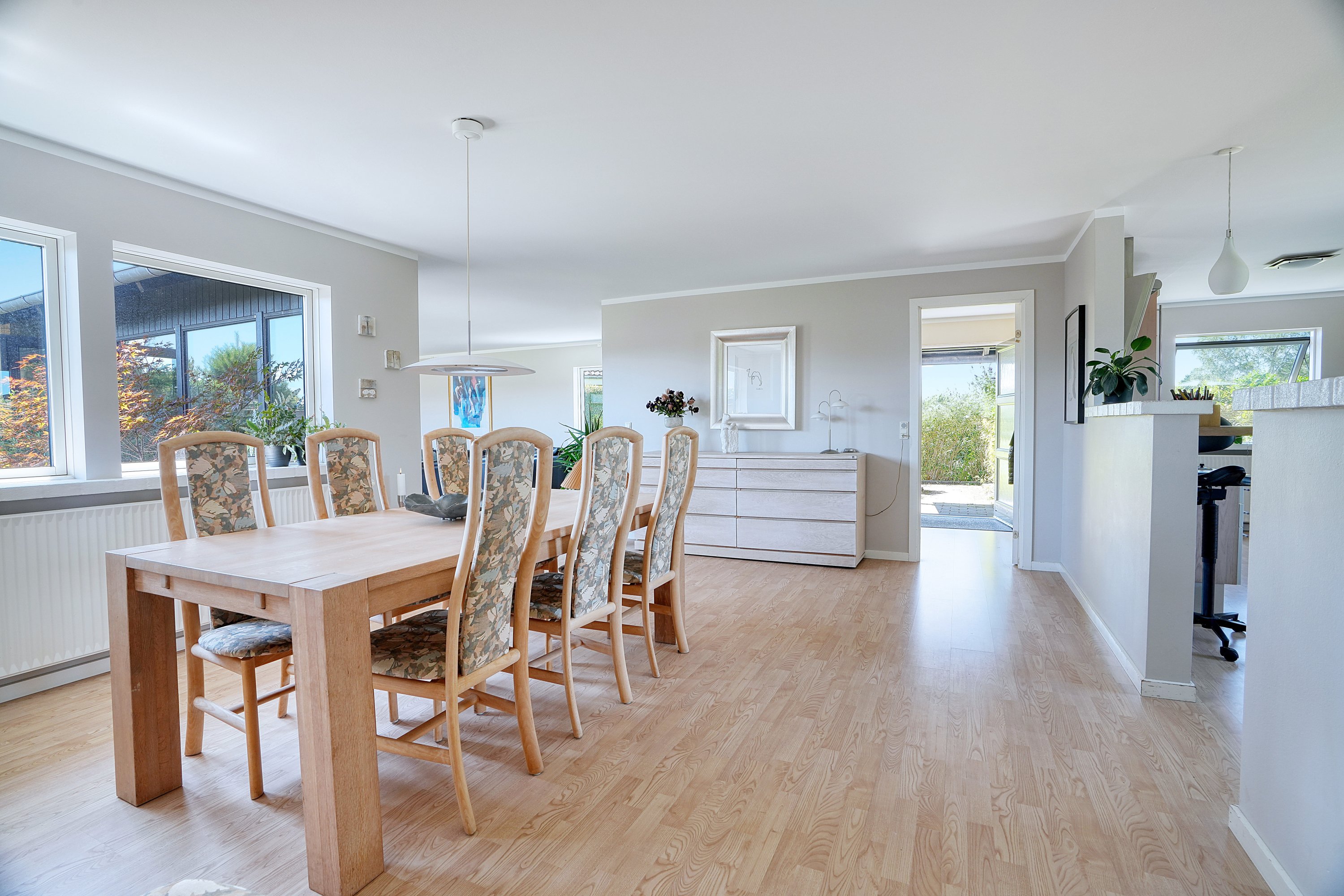 Miniaturebillede 2: spisestue. Billede af Peder Billesvej 96, 4300 Holbæk