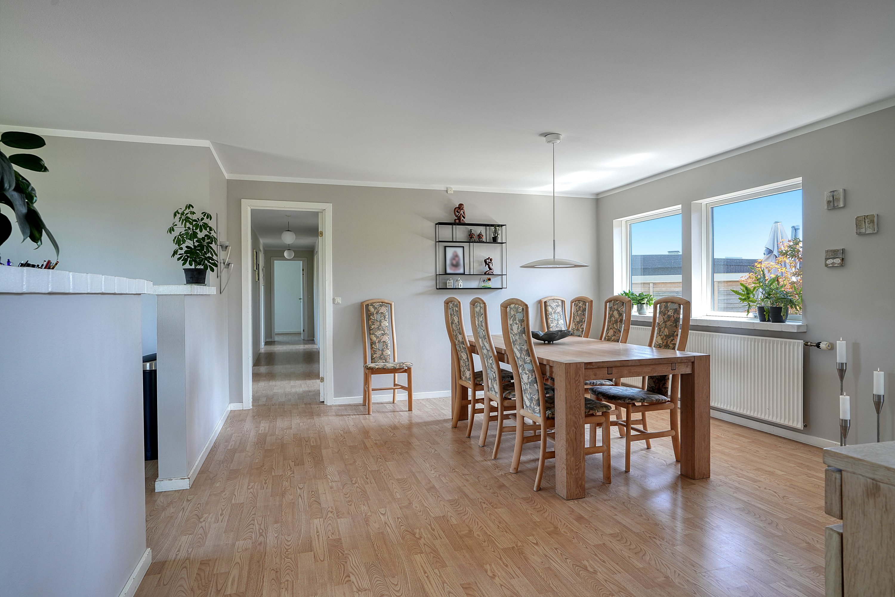 Fremhævet spisestue billede i fuldskærmstilstand. Billede af Peder Billesvej 96, 4300 Holbæk