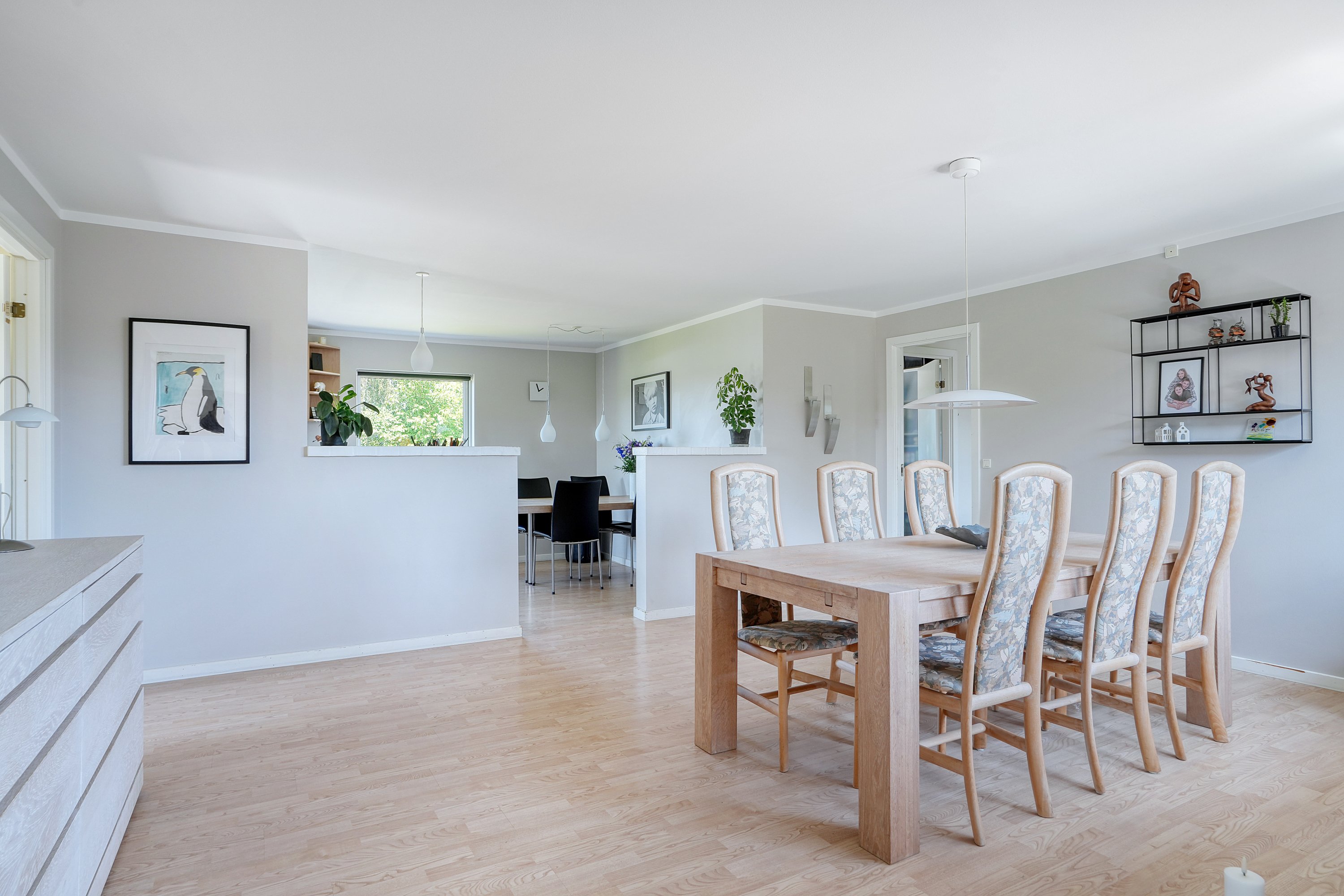 Fremhævet spisestue billede i fuldskærmstilstand. Billede af Peder Billesvej 96, 4300 Holbæk