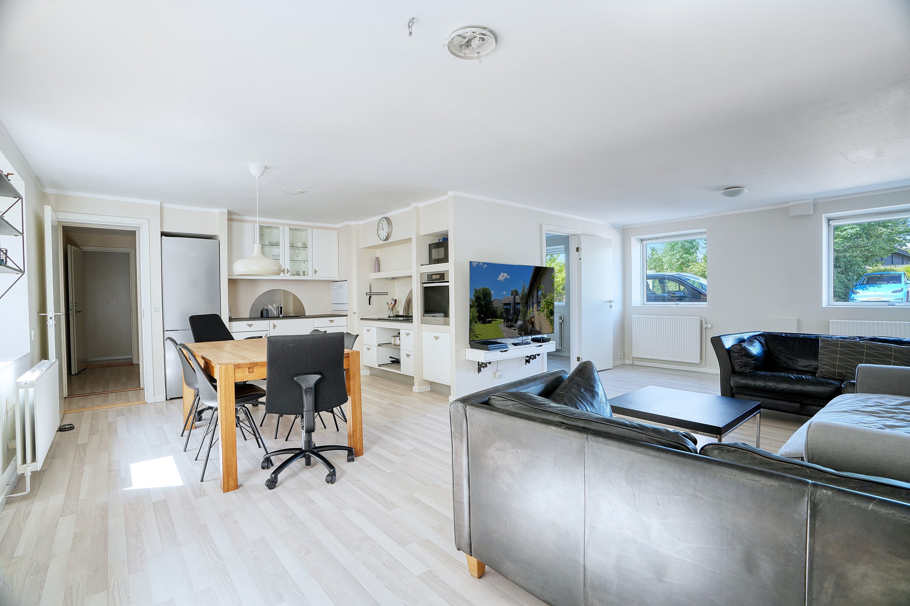 Fremhævet spisestue nederste etage billede i fuldskærmstilstand. Billede af Peder Billesvej 96, 4300 Holbæk