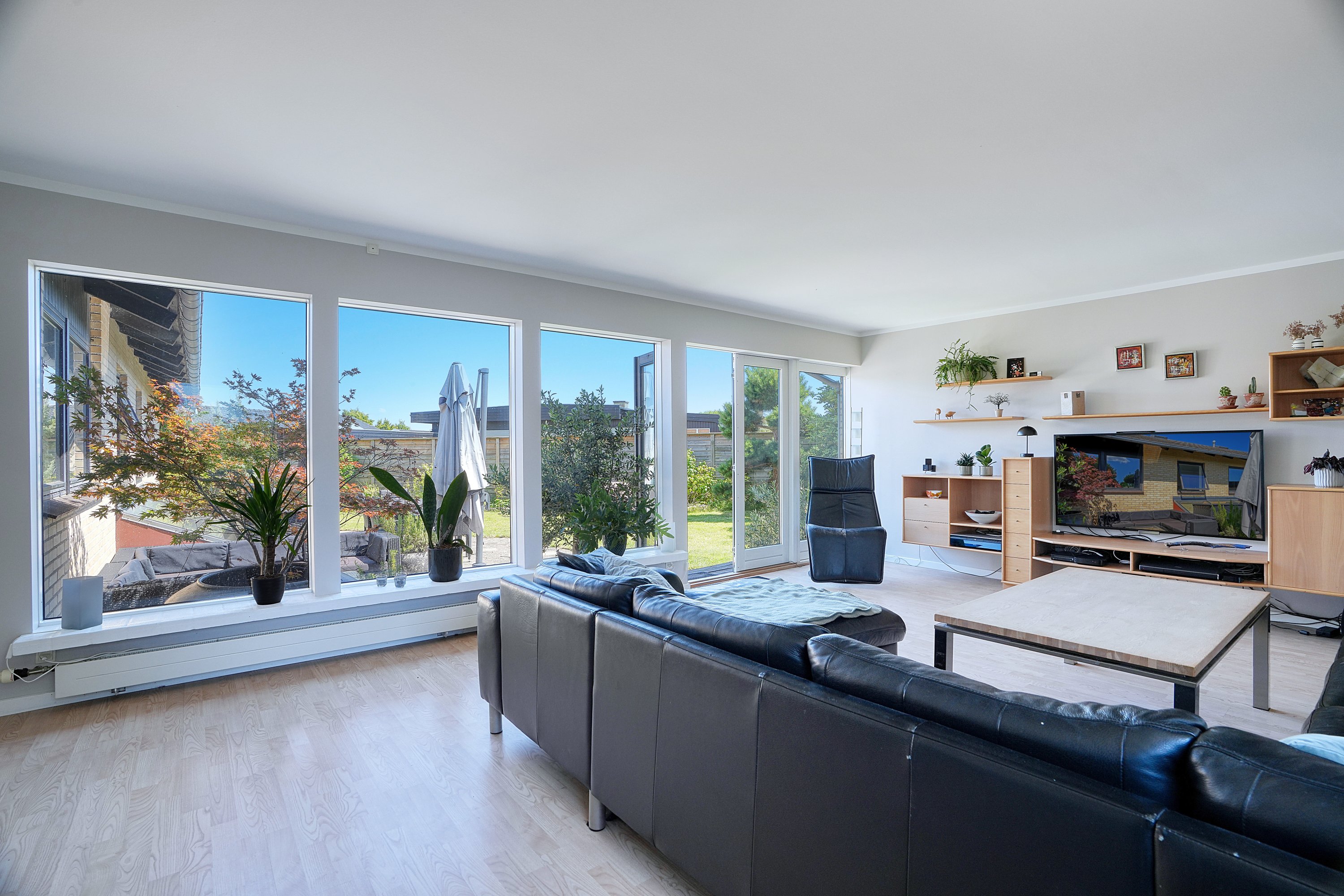 Fremhævet stue billede i fuldskærmstilstand. Billede af Peder Billesvej 96, 4300 Holbæk