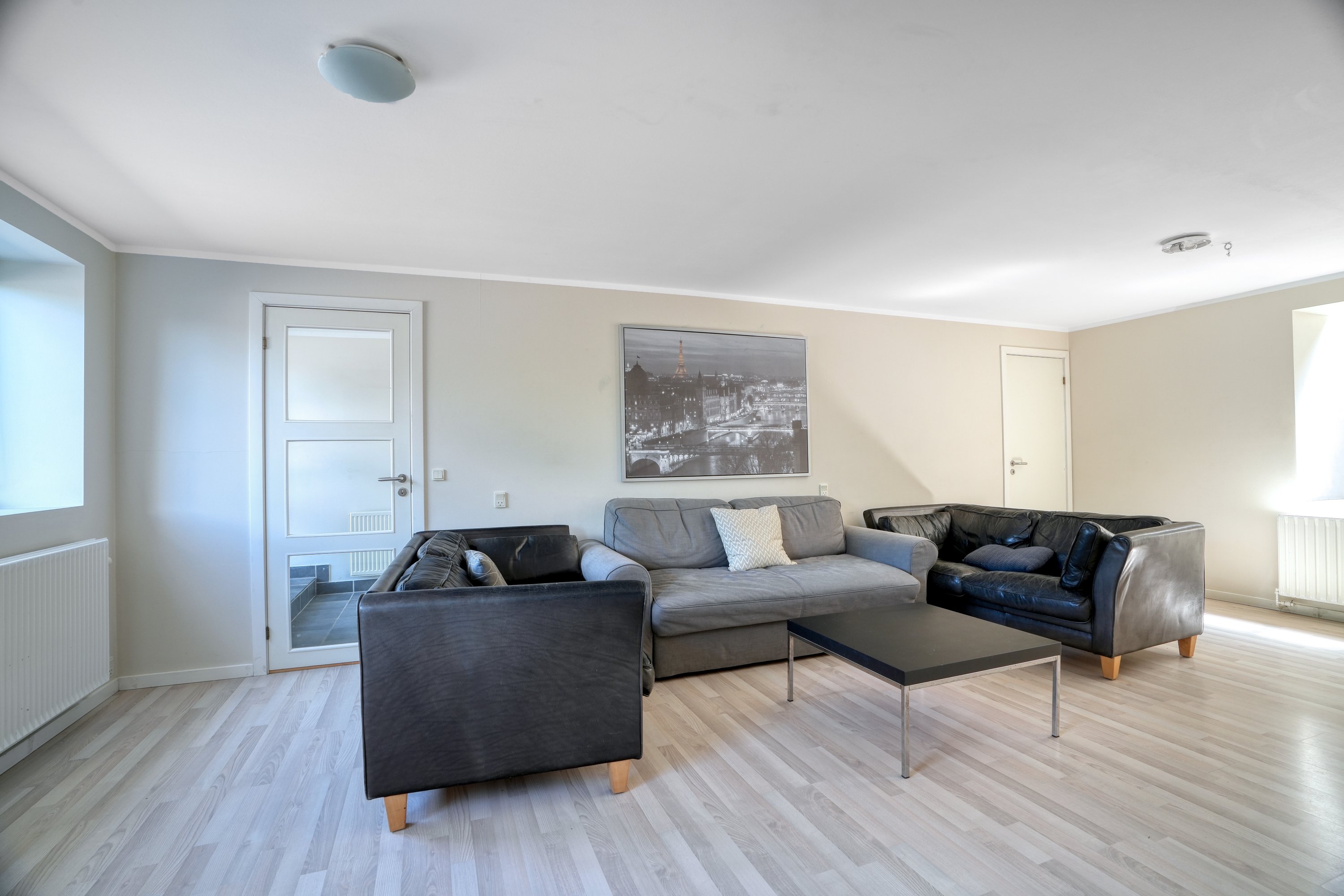 Fremhævet stue billede i fuldskærmstilstand. Billede af Peder Billesvej 96, 4300 Holbæk