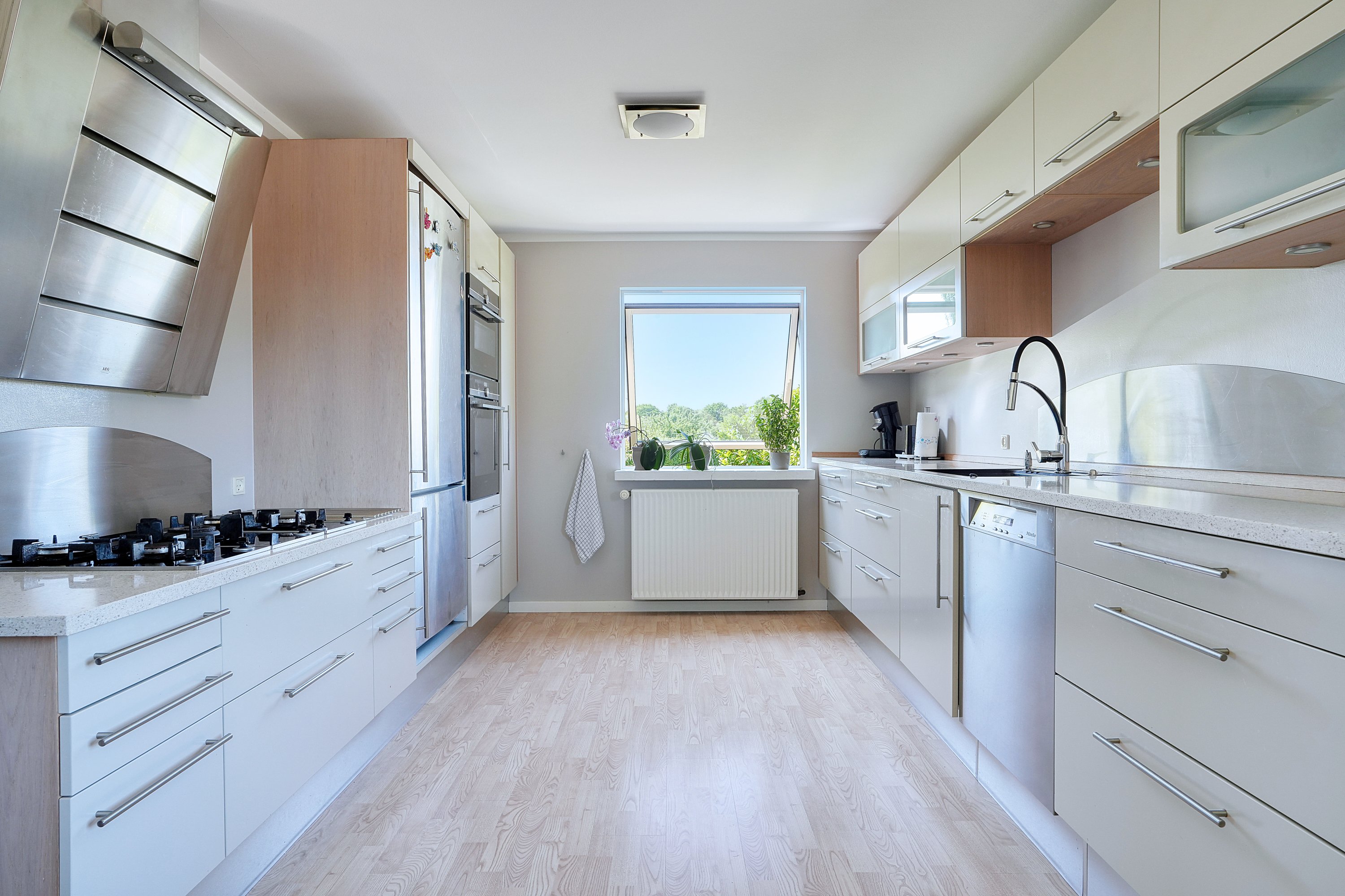 Fremhævet køkken stueetage billede i fuldskærmstilstand. Billede af Peder Billesvej 96, 4300 Holbæk