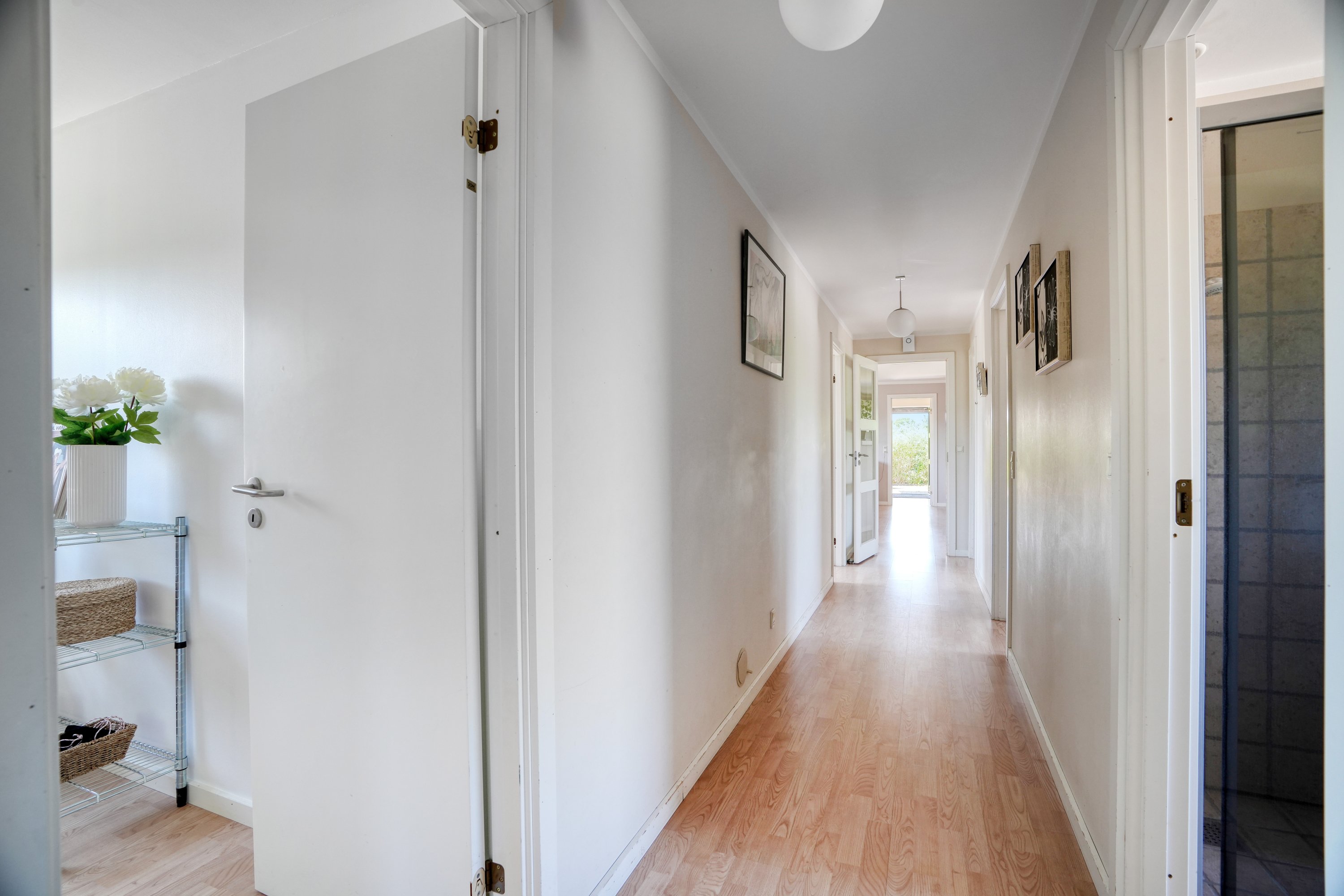 Fremhævet gang billede i fuldskærmstilstand. Billede af Peder Billesvej 96, 4300 Holbæk