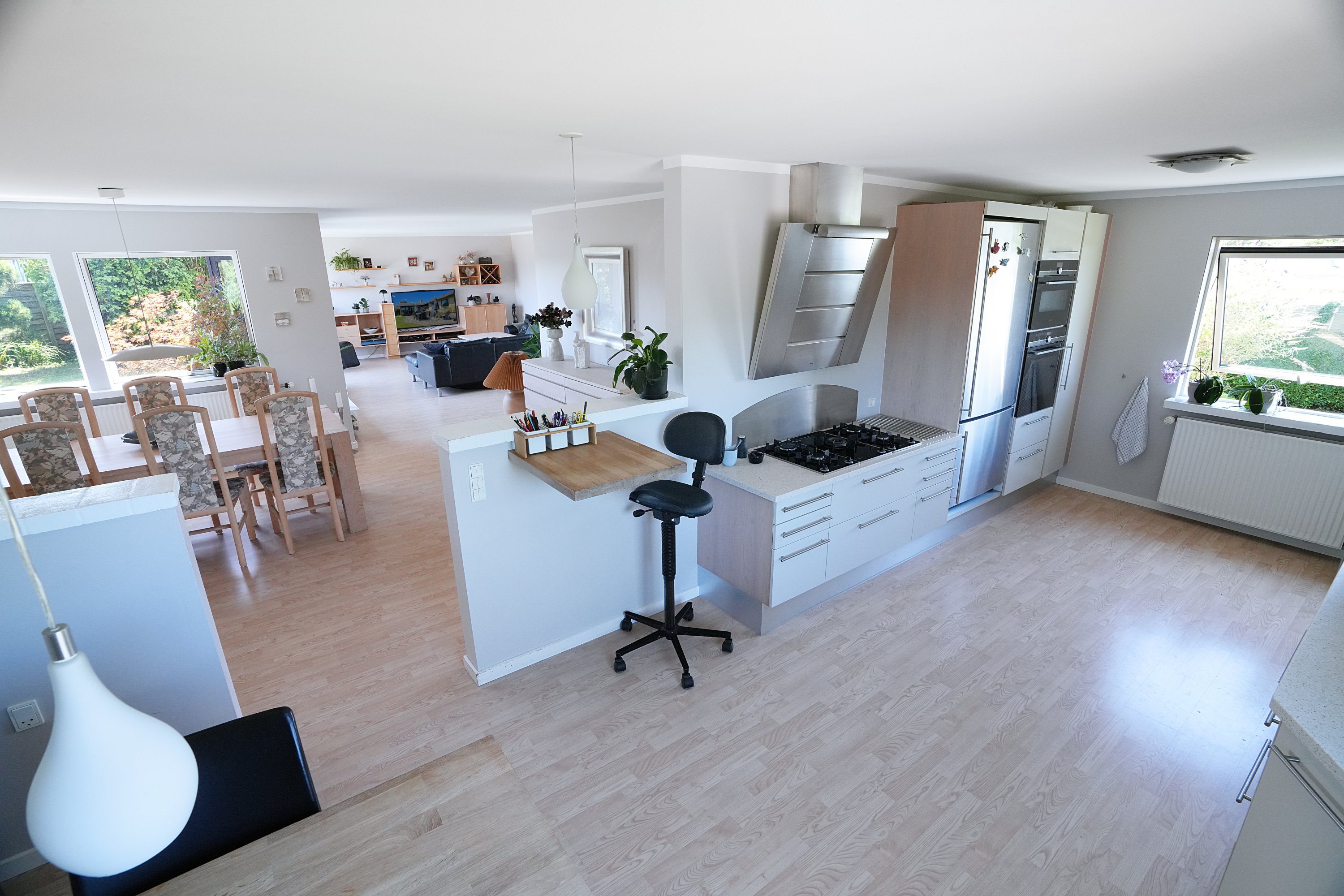 Fremhævet køkken stueetage billede i fuldskærmstilstand. Billede af Peder Billesvej 96, 4300 Holbæk