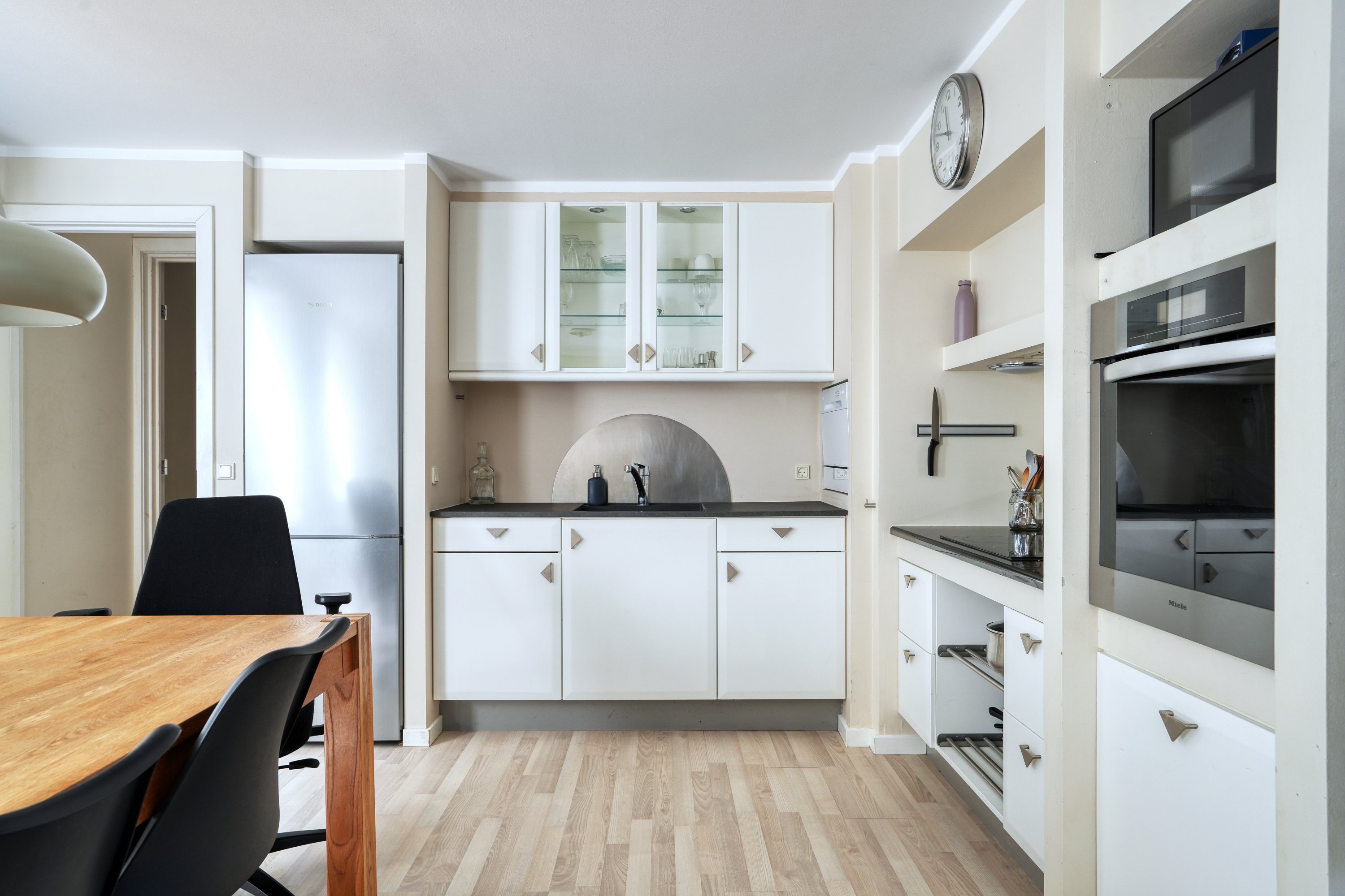 Fremhævet køkken nederste etage billede i fuldskærmstilstand. Billede af Peder Billesvej 96, 4300 Holbæk