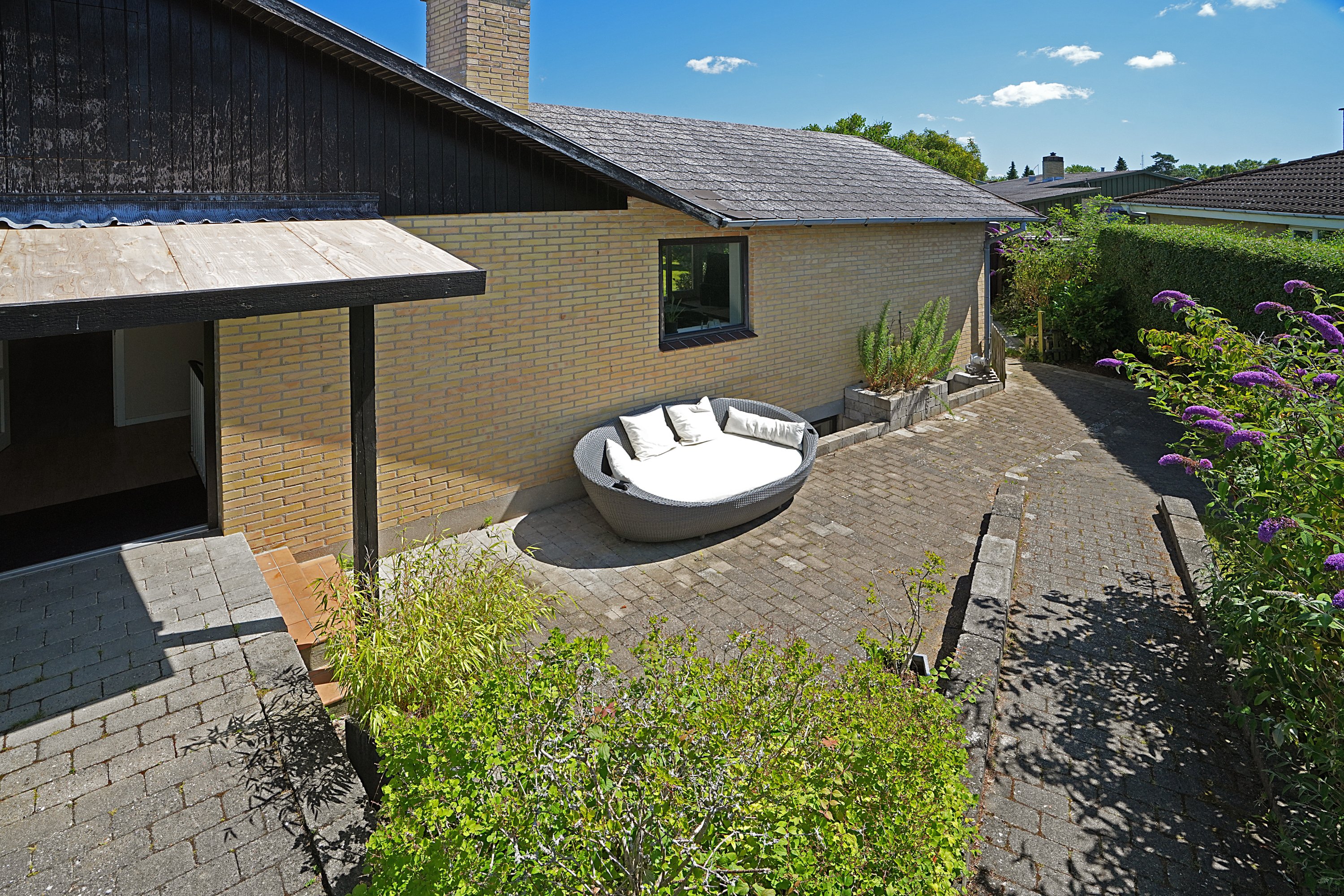 Fremhævet terrasse billede i fuldskærmstilstand. Billede af Peder Billesvej 96, 4300 Holbæk