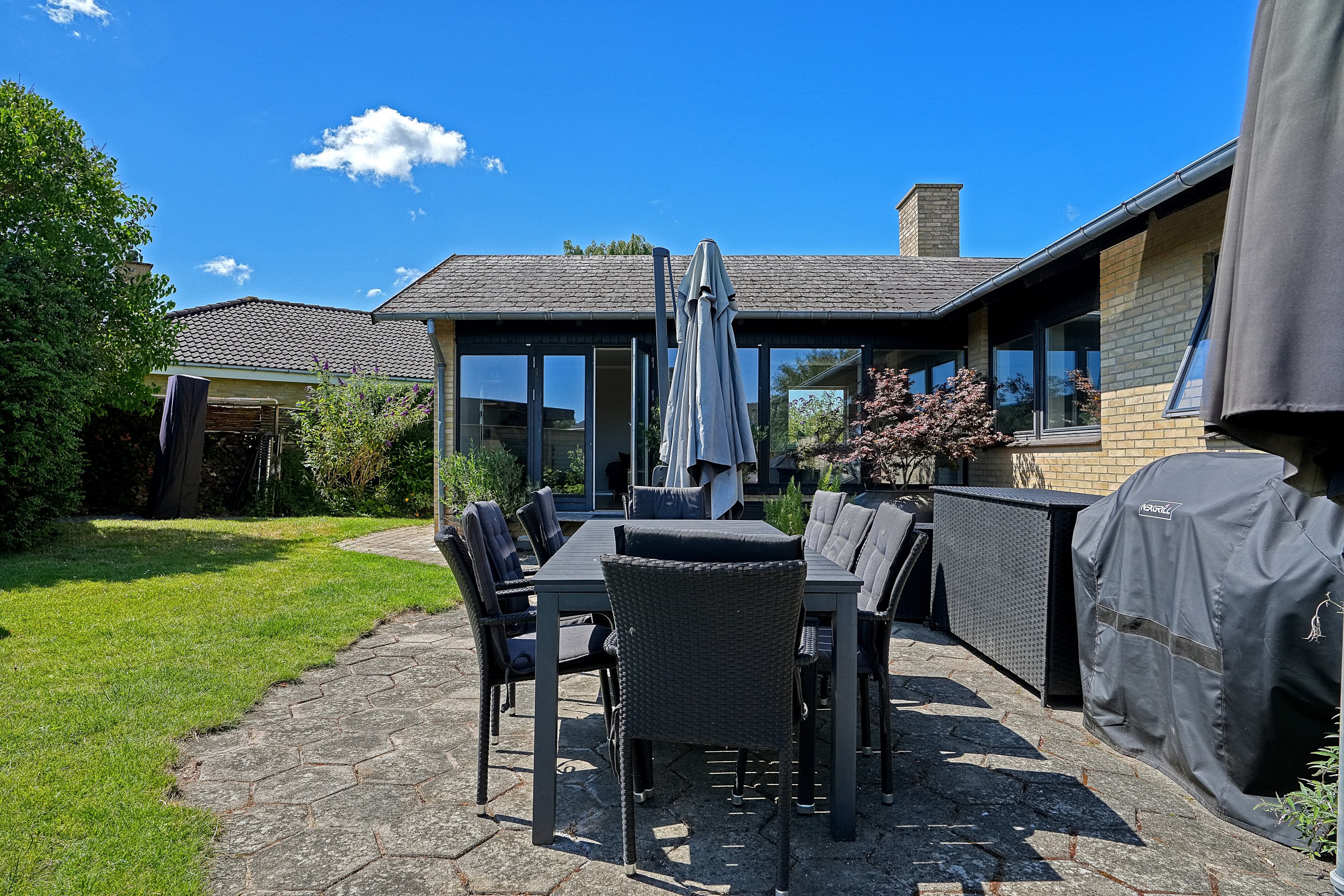 Fremhævet terrasse billede i fuldskærmstilstand. Billede af Peder Billesvej 96, 4300 Holbæk