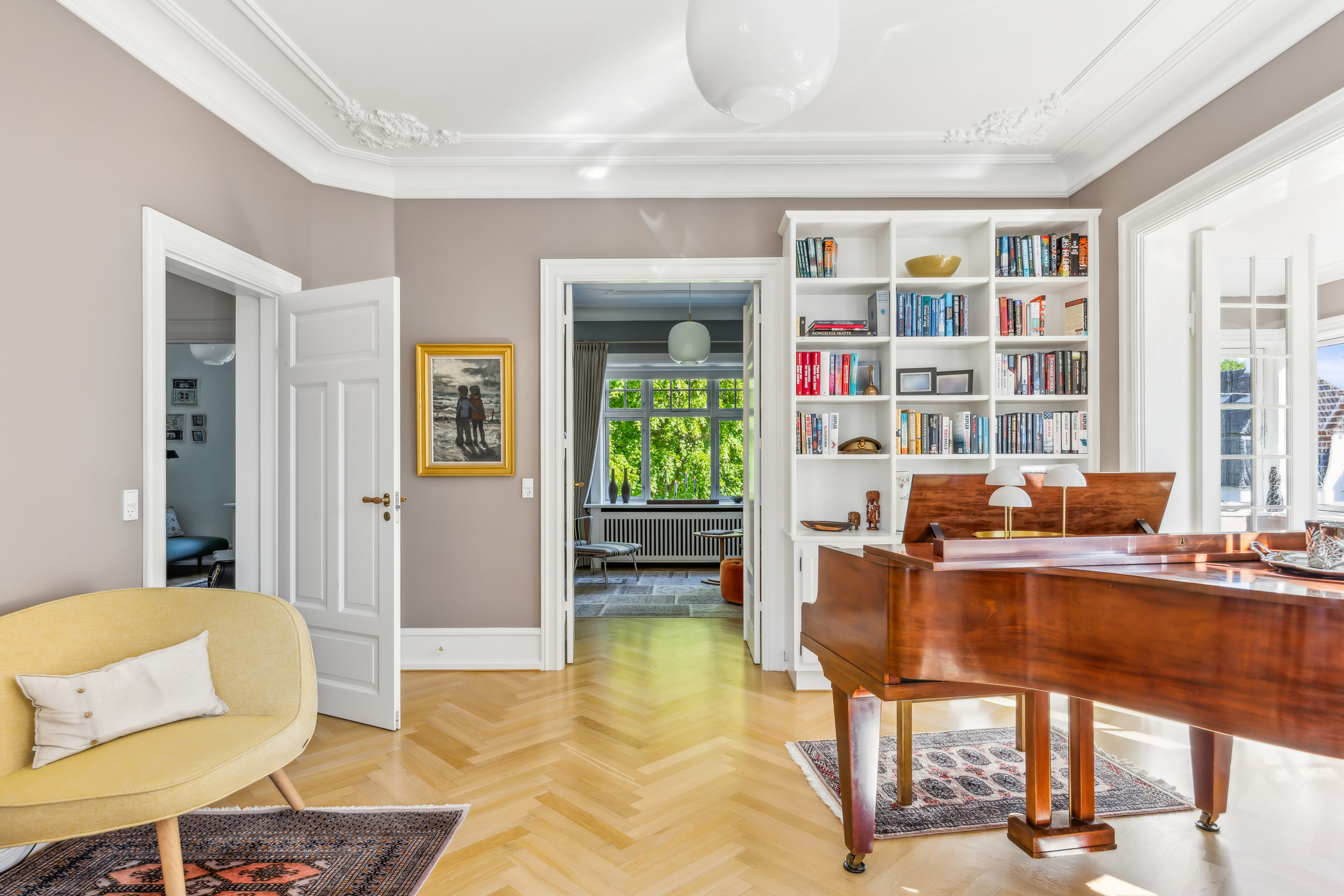 Fremhævet stue billede i fuldskærmstilstand. Billede af Fuglebakkevej 83, 1., 2000 Frederiksberg