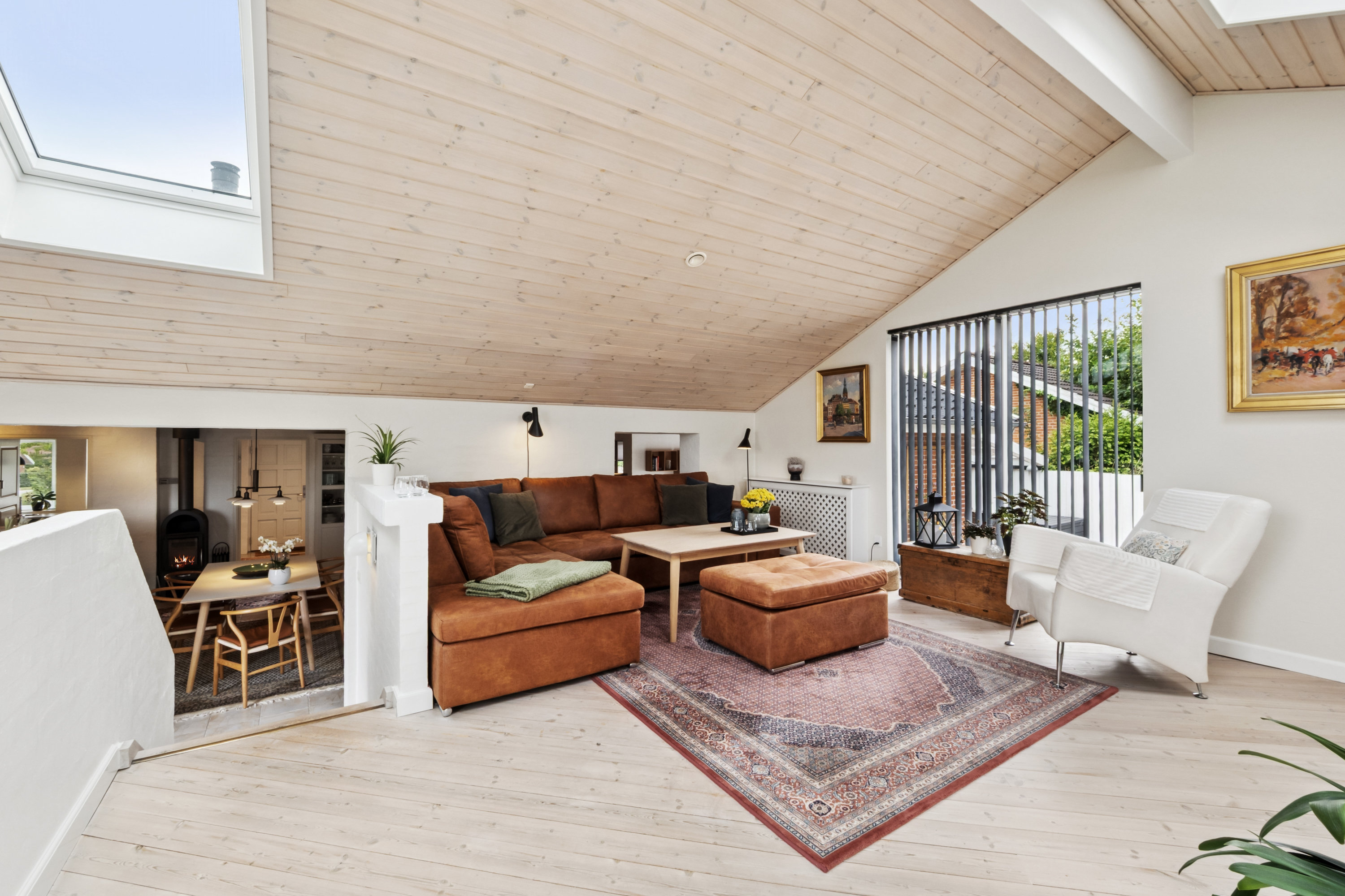 Fremhævet stue billede i fuldskærmstilstand. Billede af Lærkebakken 26, 8831 Løgstrup