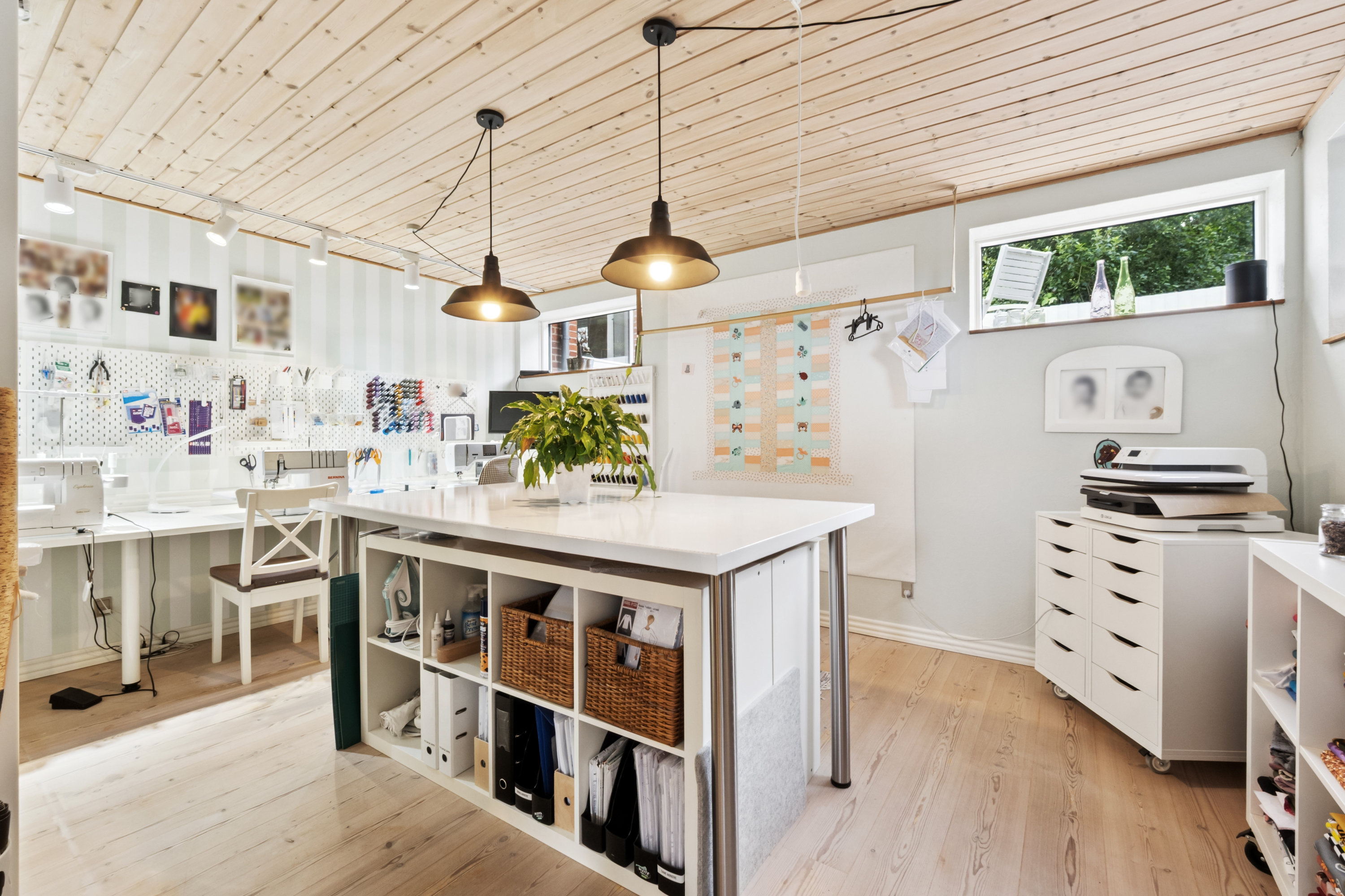 Fremhævet alrum billede i fuldskærmstilstand. Billede af Lærkebakken 26, 8831 Løgstrup