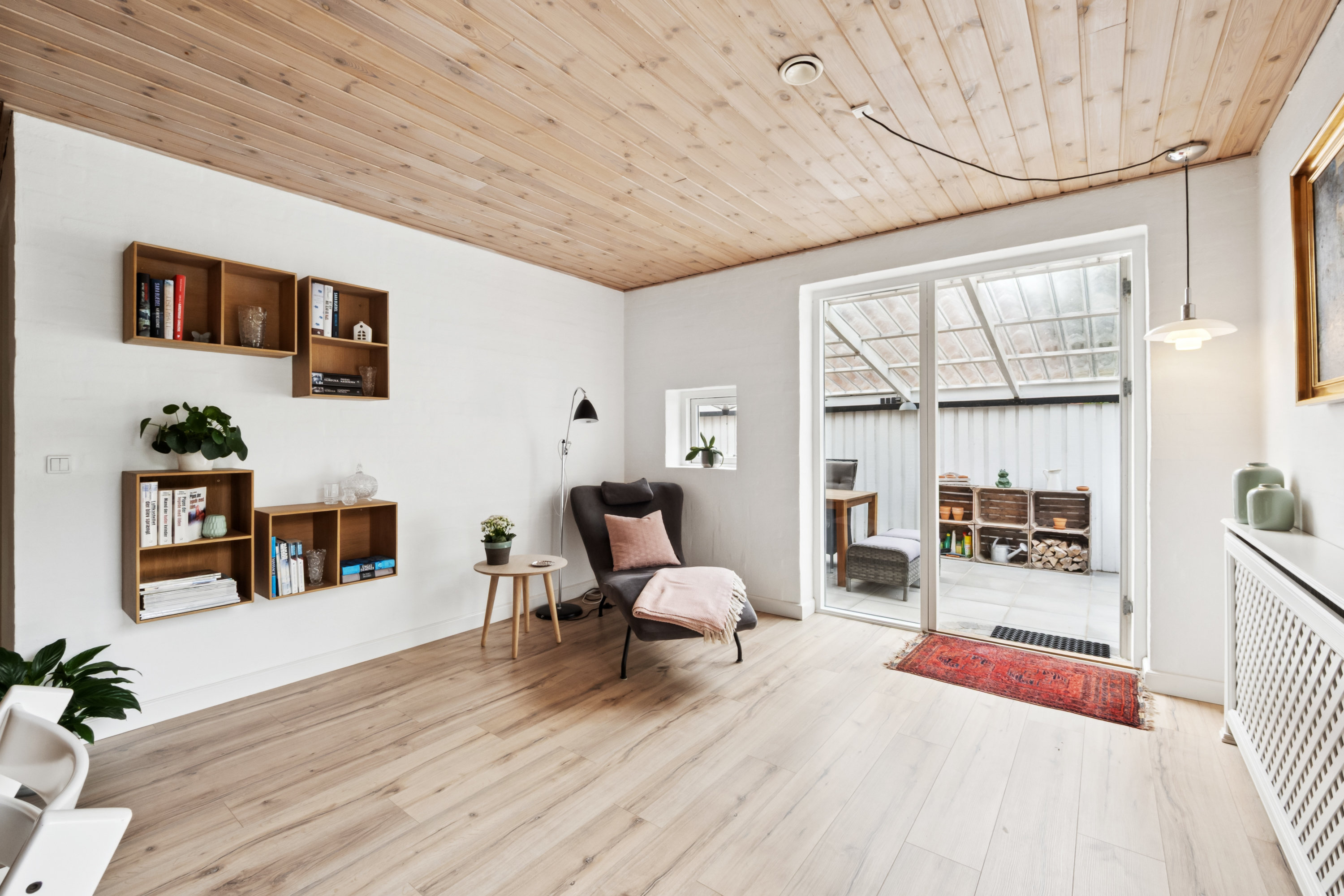 Fremhævet stue billede i fuldskærmstilstand. Billede af Lærkebakken 26, 8831 Løgstrup